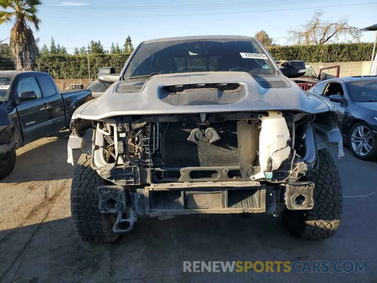 5 Photograph of a damaged car 1C6SRFU99MN781711 RAM 1500 2021