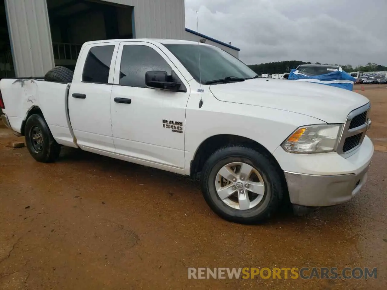 4 Photograph of a damaged car 1C6RR6FG4NS170756 RAM 1500 2022