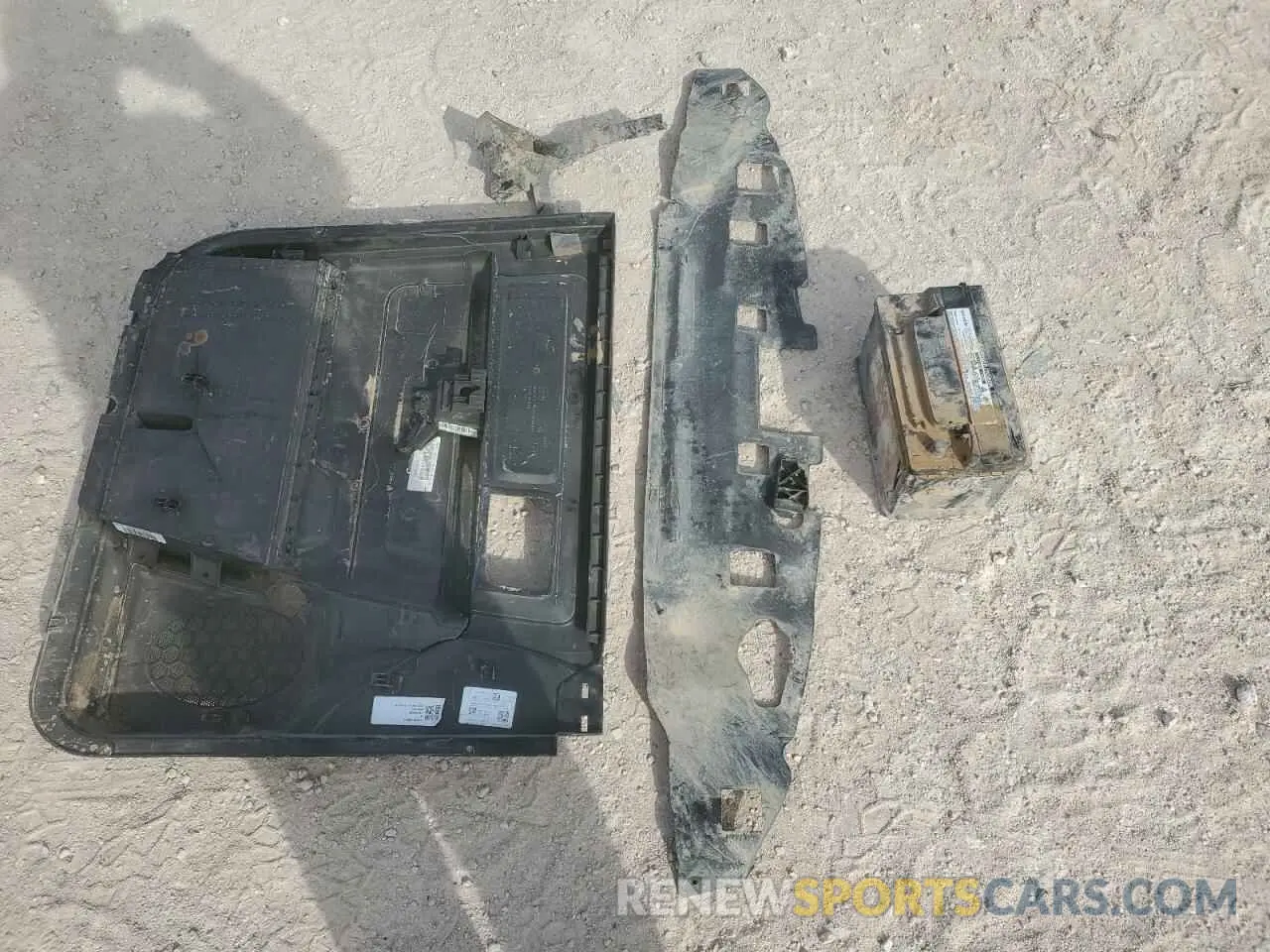 14 Photograph of a damaged car 1C6RR7FG0NS230358 RAM 1500 2022