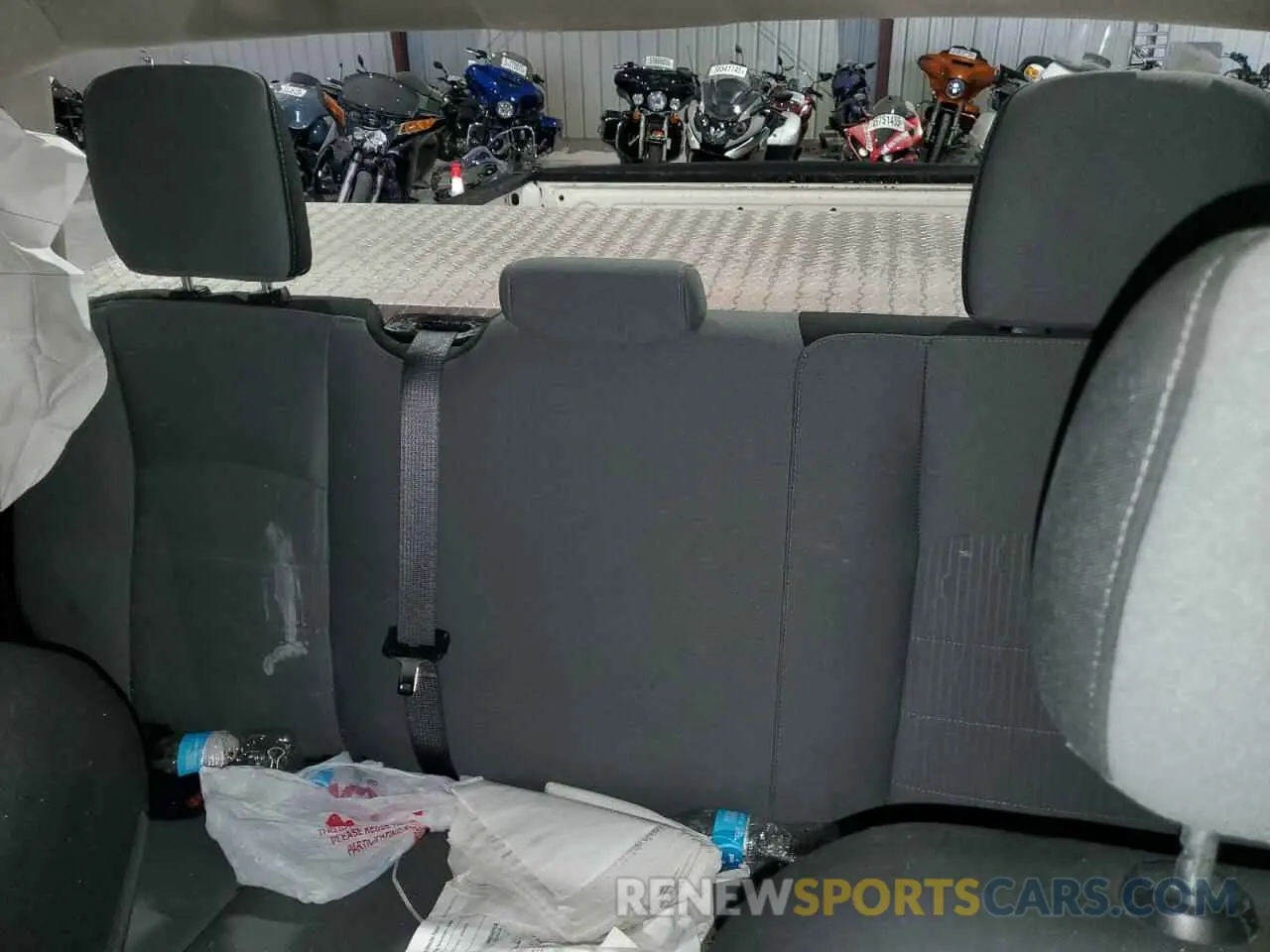 10 Photograph of a damaged car 1C6RR7FG3NS183990 RAM 1500 2022