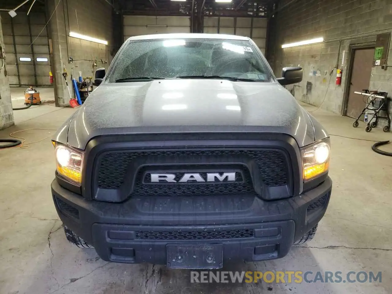 5 Photograph of a damaged car 1C6RR7GG4NS164041 RAM 1500 2022