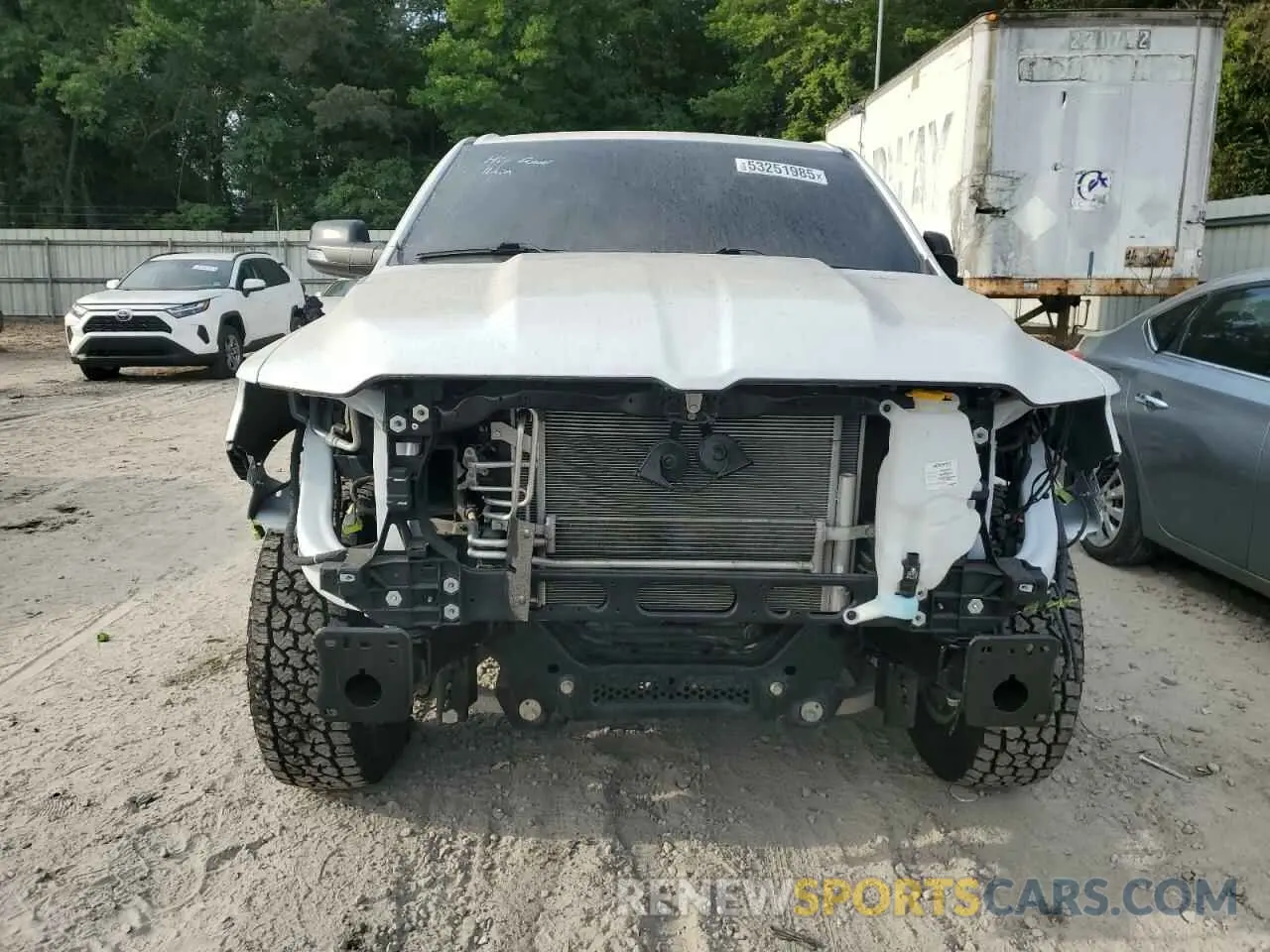 5 Photograph of a damaged car 1C6RREBG3NN336196 RAM 1500 2022
