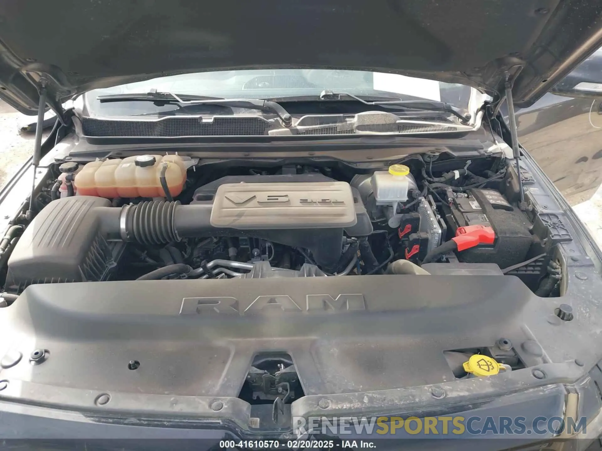 10 Photograph of a damaged car 1C6RREBGXNN254532 RAM 1500 2022
