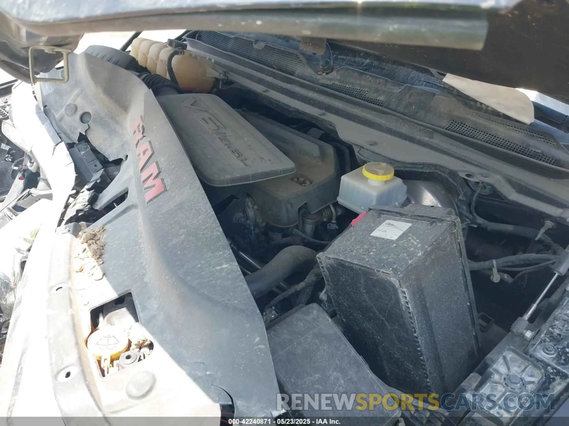 10 Photograph of a damaged car 1C6RREBGXNN268155 RAM 1500 2022
