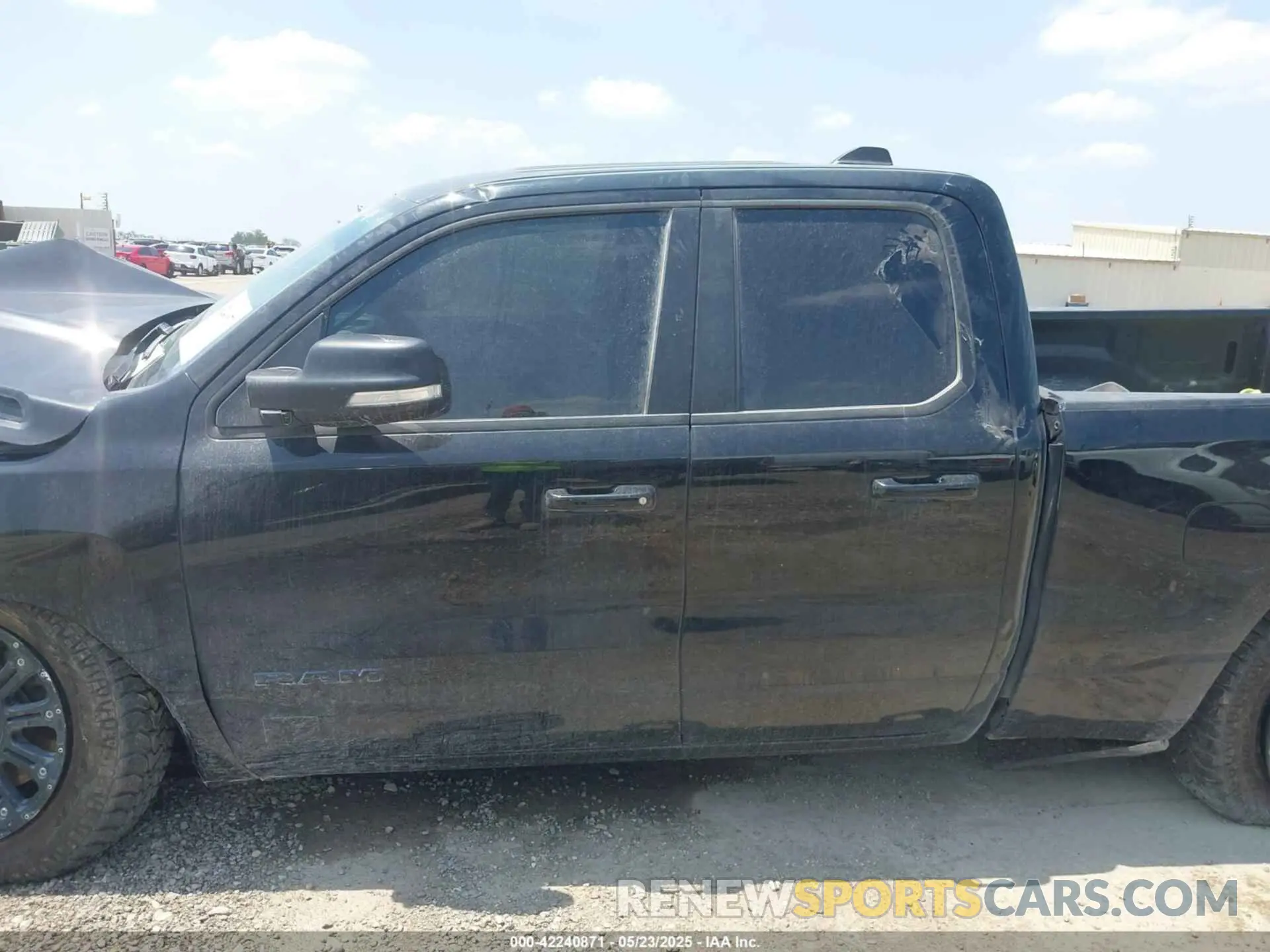 14 Photograph of a damaged car 1C6RREBGXNN268155 RAM 1500 2022