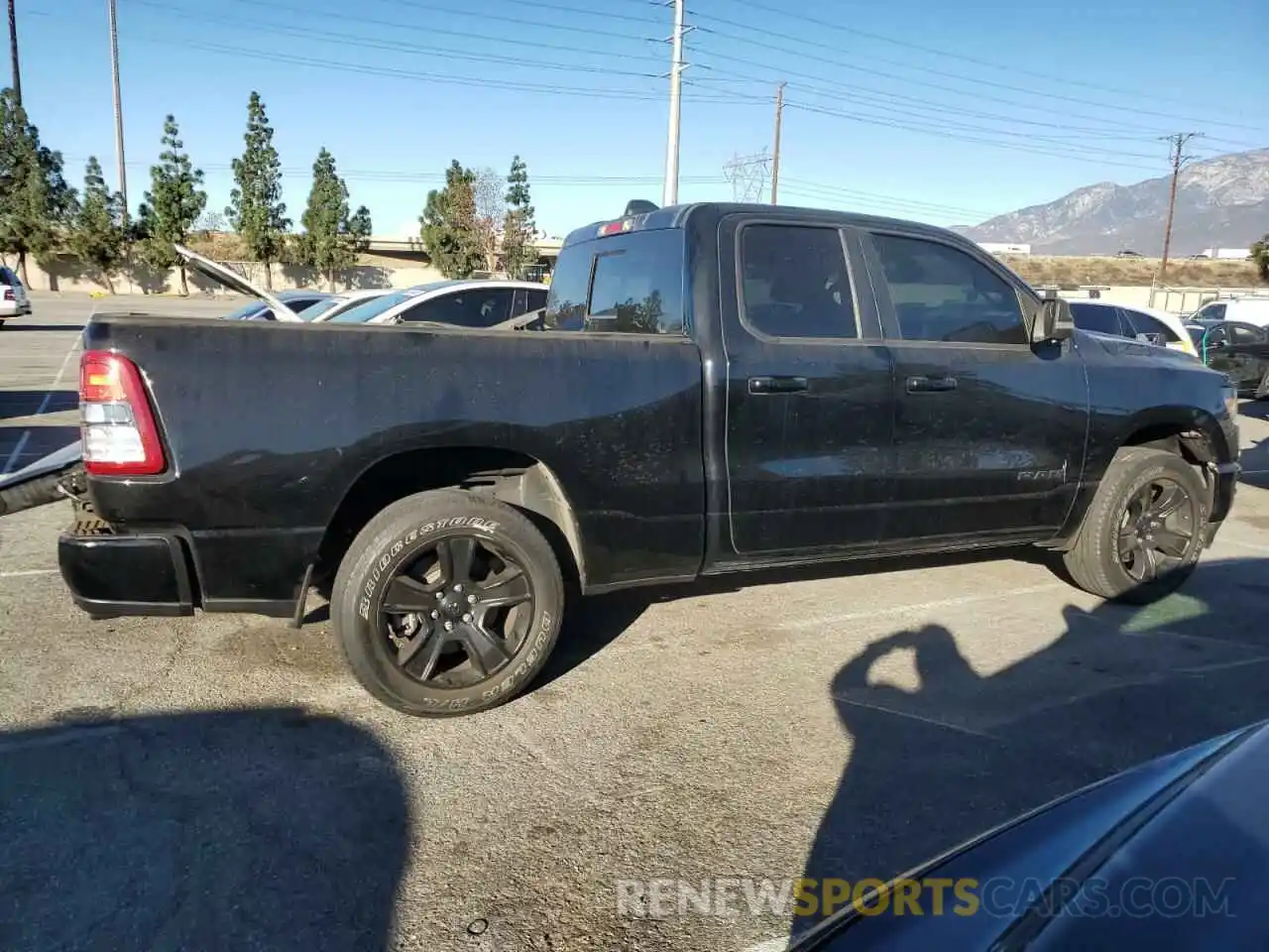 3 Photograph of a damaged car 1C6RREBT1NN276027 RAM 1500 2022