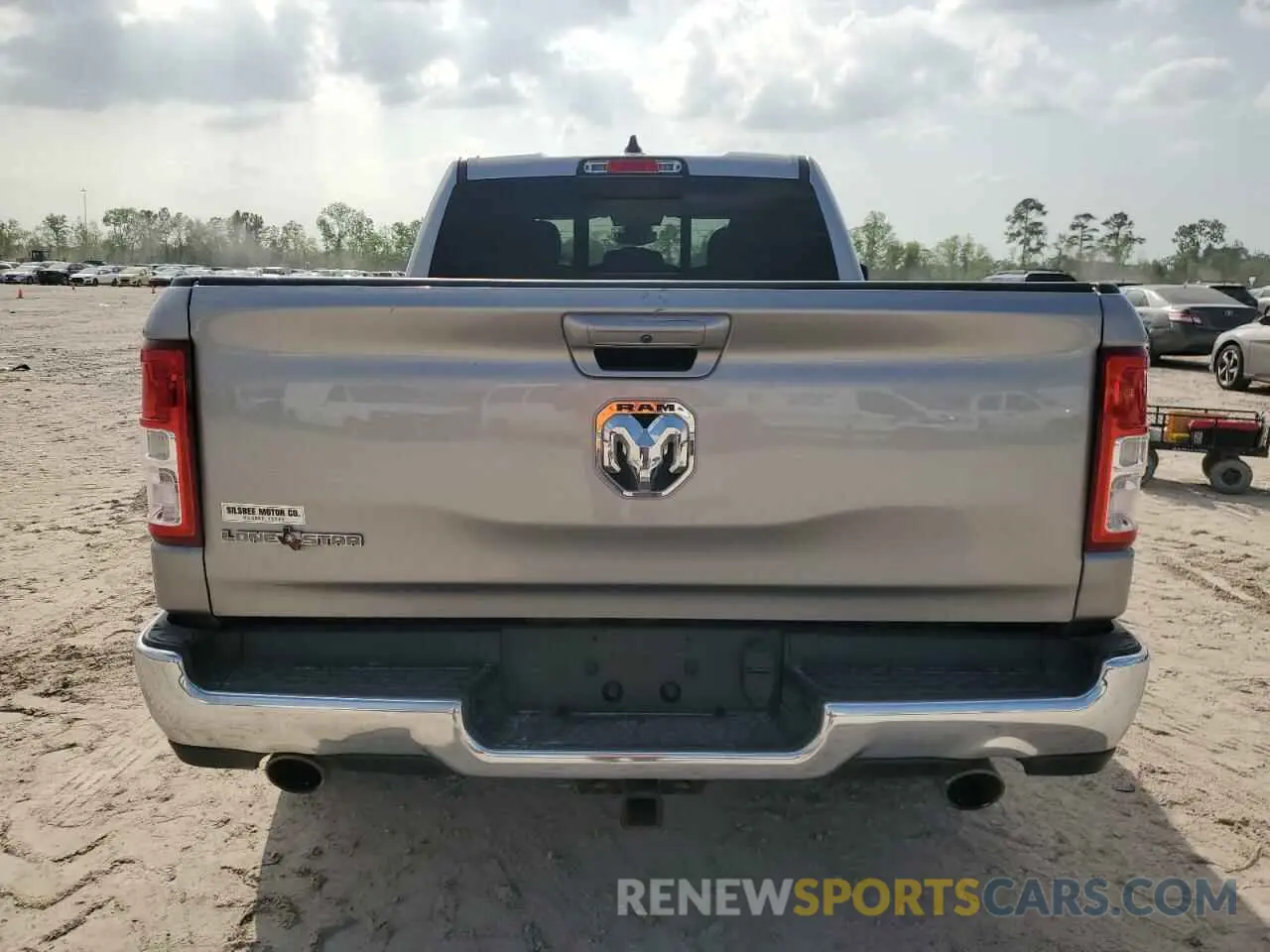 6 Photograph of a damaged car 1C6RREBT2NN125312 RAM 1500 2022