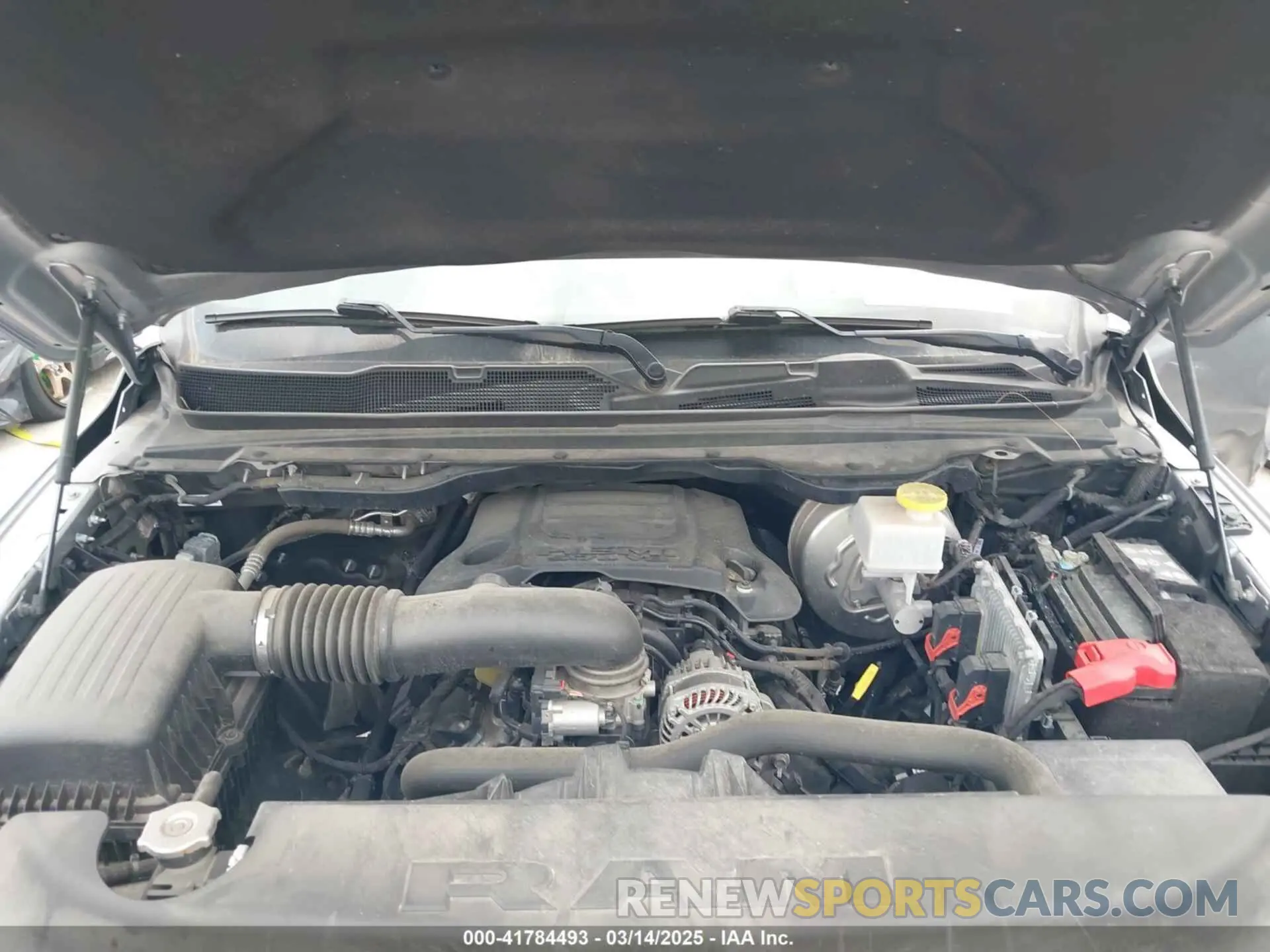 10 Photograph of a damaged car 1C6RREBT2NN228066 RAM 1500 2022