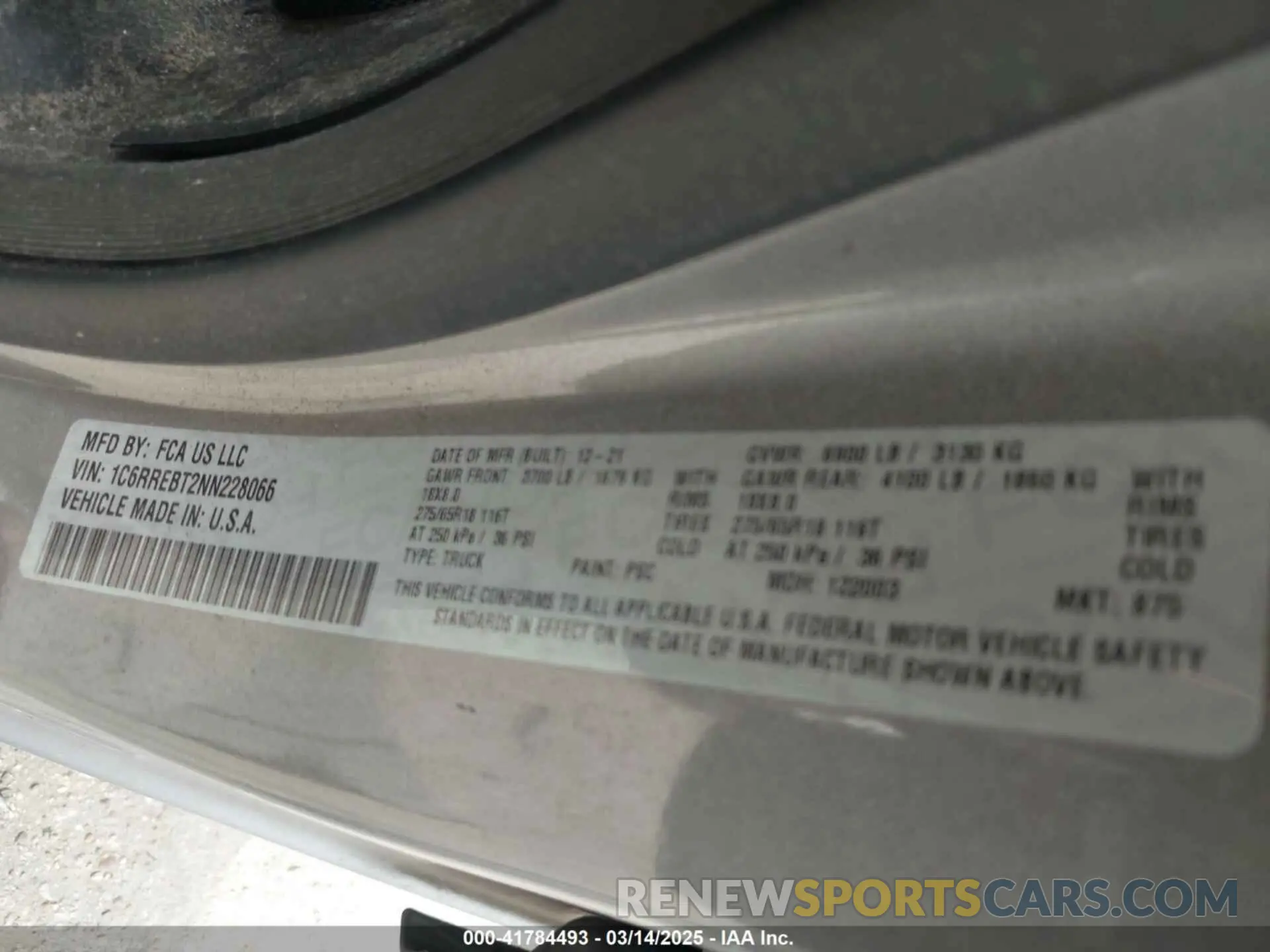 9 Photograph of a damaged car 1C6RREBT2NN228066 RAM 1500 2022