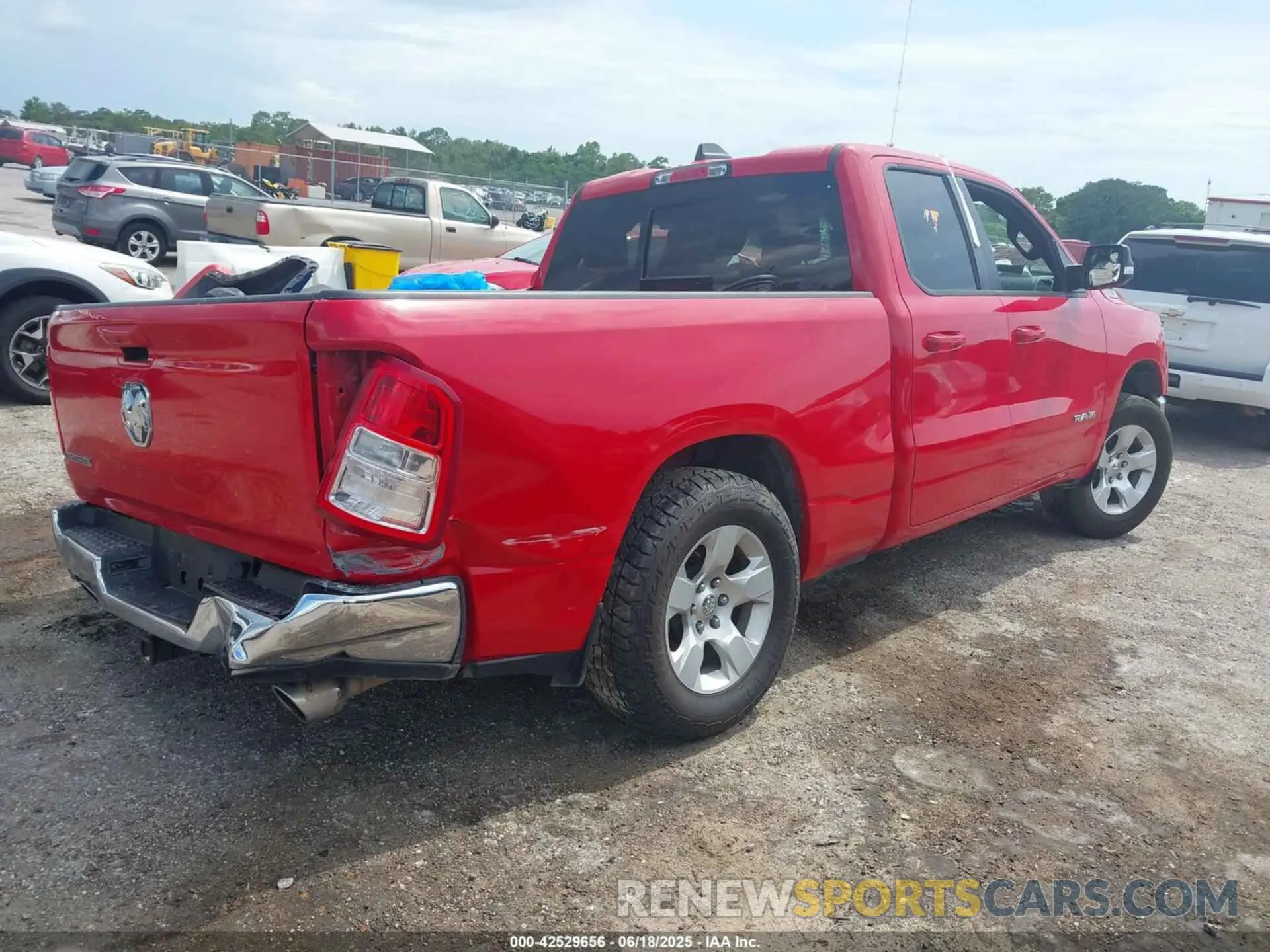 4 Photograph of a damaged car 1C6RREBT3NN377330 RAM 1500 2022