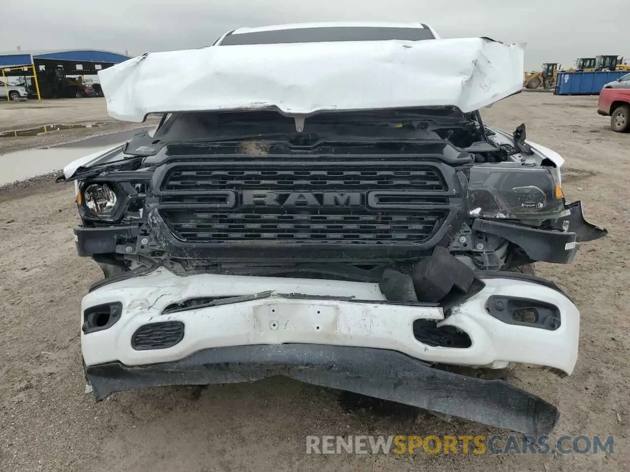 5 Photograph of a damaged car 1C6RREBT6NN398656 RAM 1500 2022