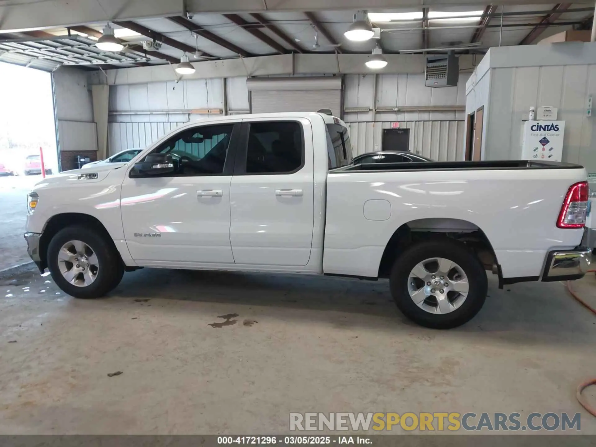 14 Photograph of a damaged car 1C6RREBT7NN104956 RAM 1500 2022