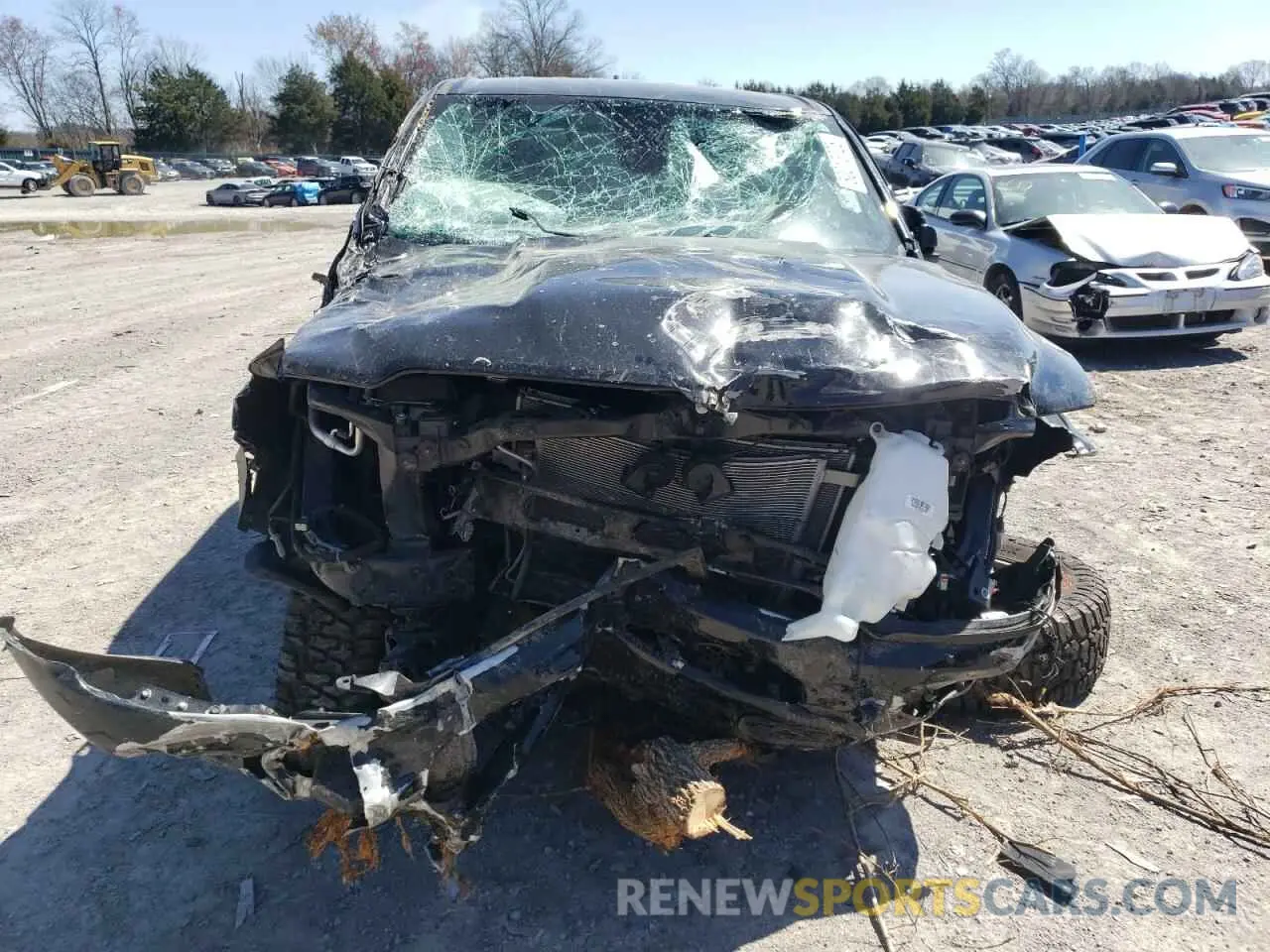 5 Photograph of a damaged car 1C6RREBT7NN127136 RAM 1500 2022