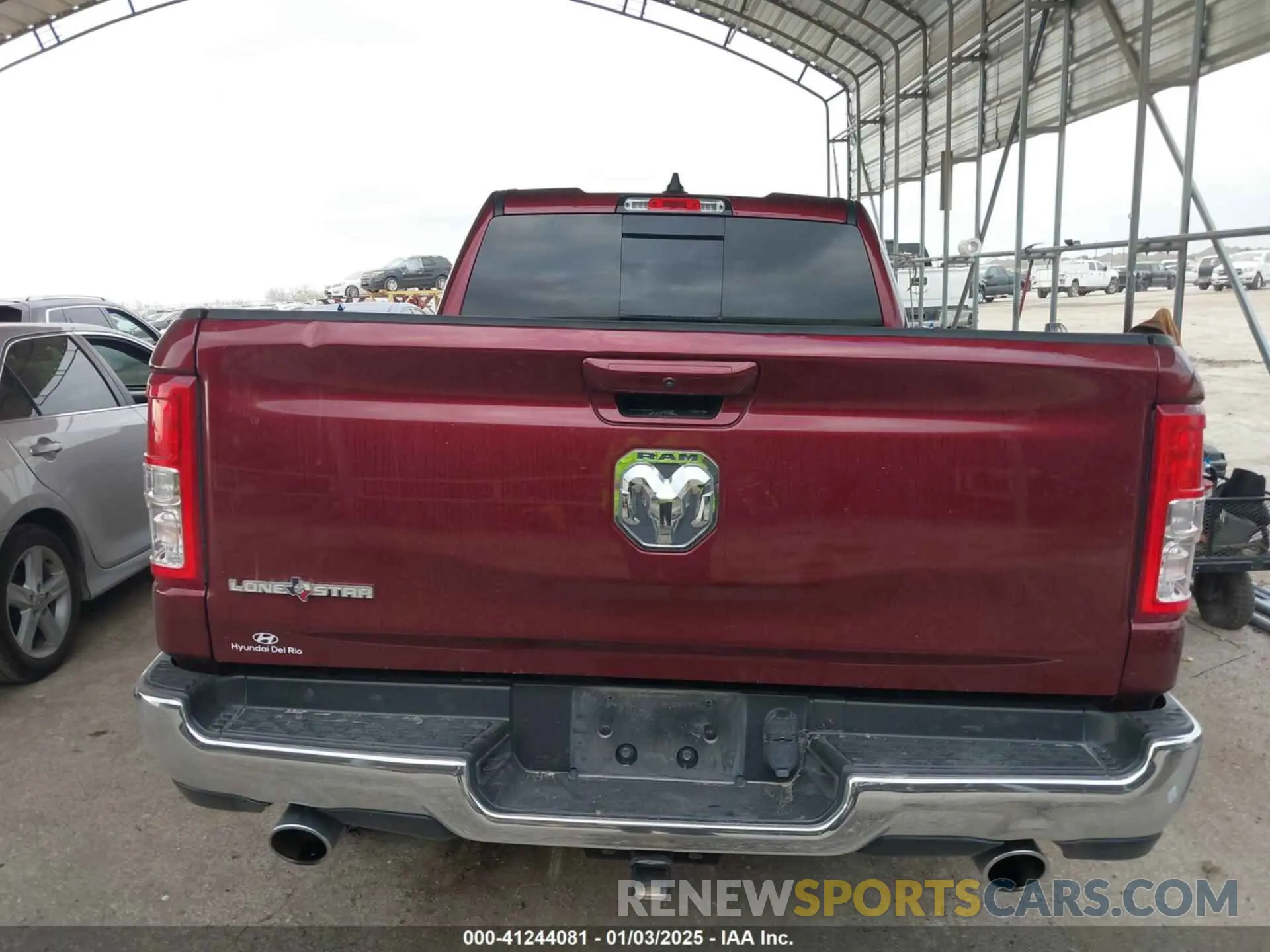 16 Photograph of a damaged car 1C6RREBT7NN231268 RAM 1500 2022