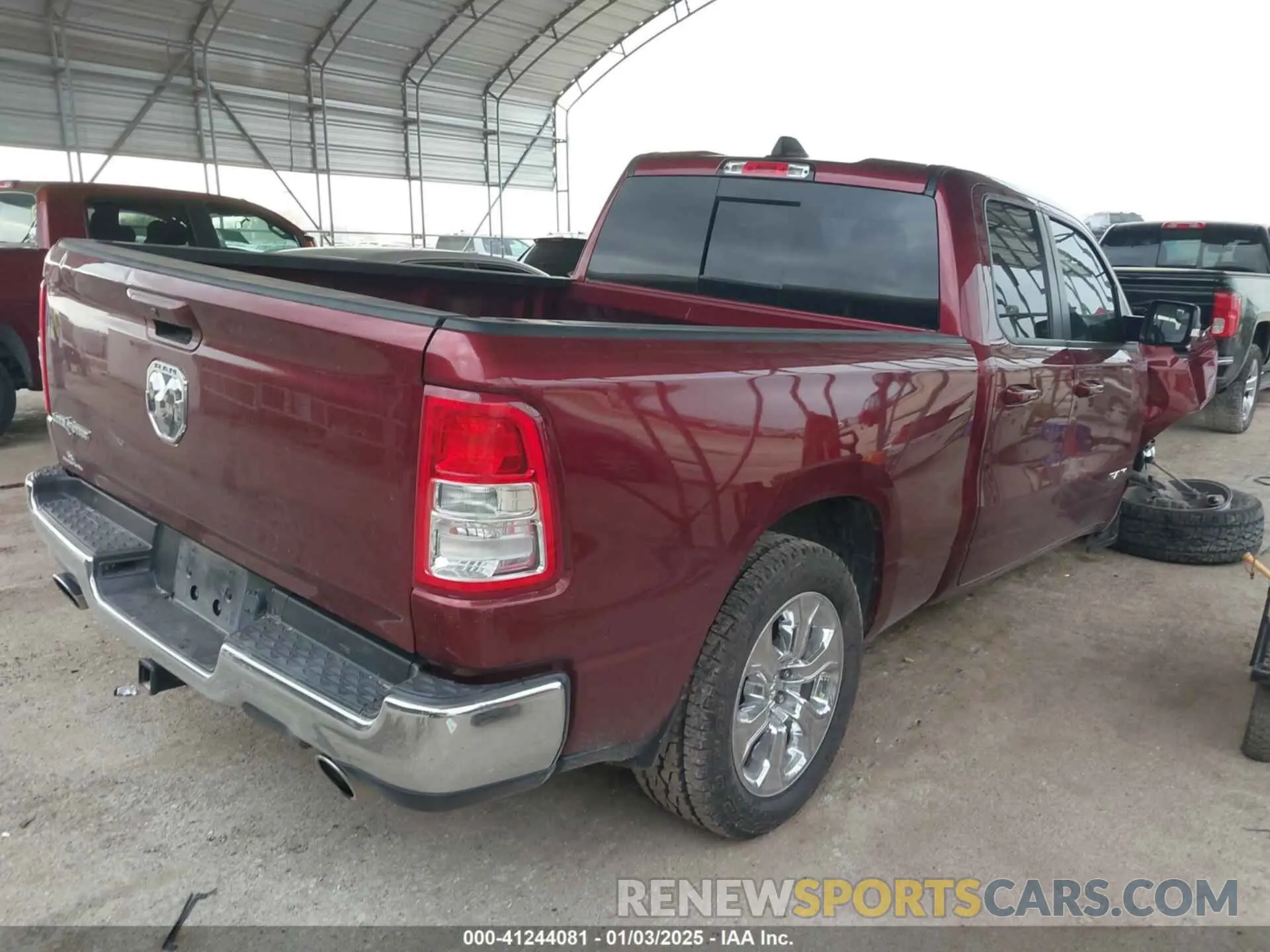 4 Photograph of a damaged car 1C6RREBT7NN231268 RAM 1500 2022