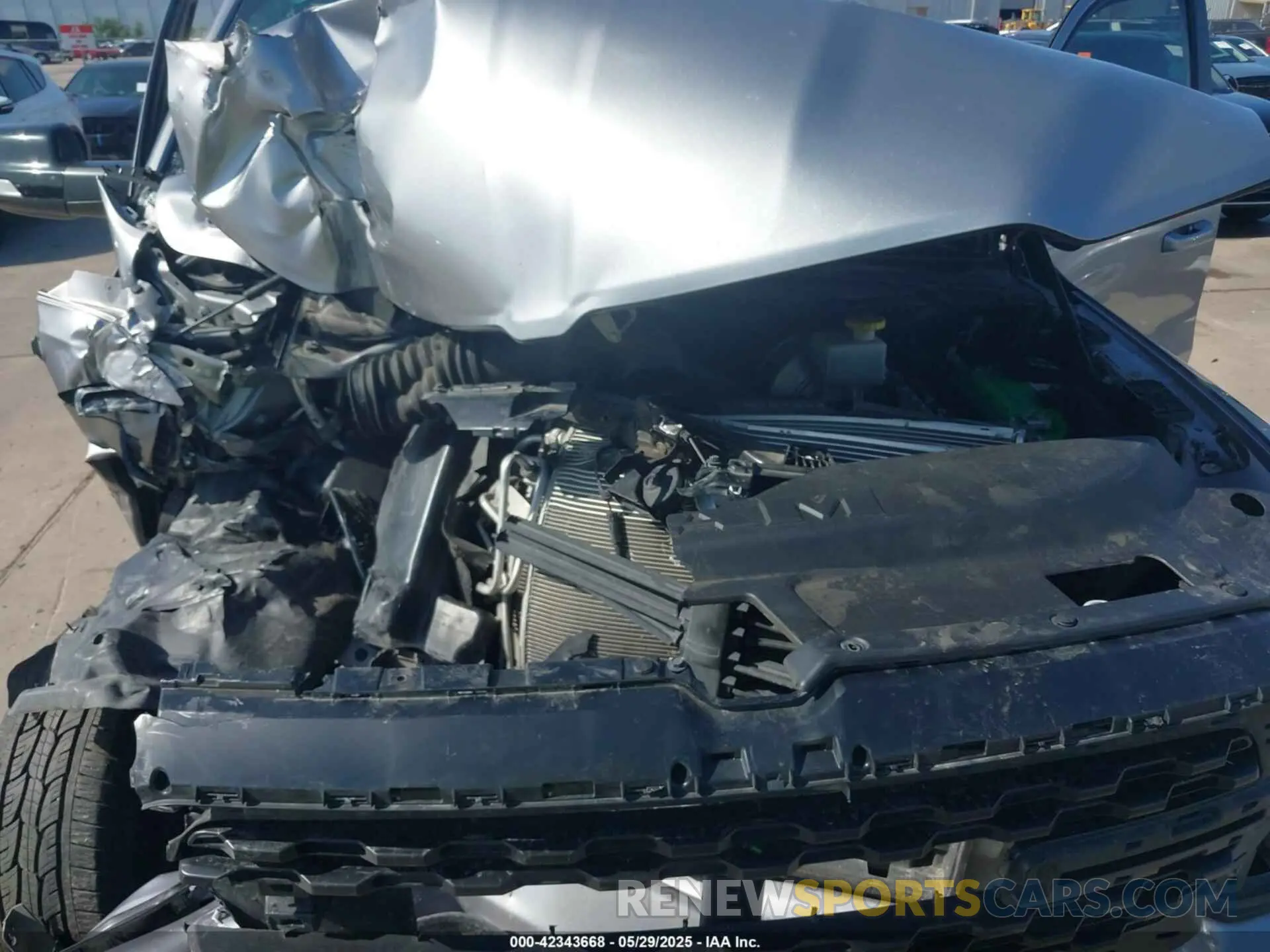 10 Photograph of a damaged car 1C6RREBT7NN399119 RAM 1500 2022