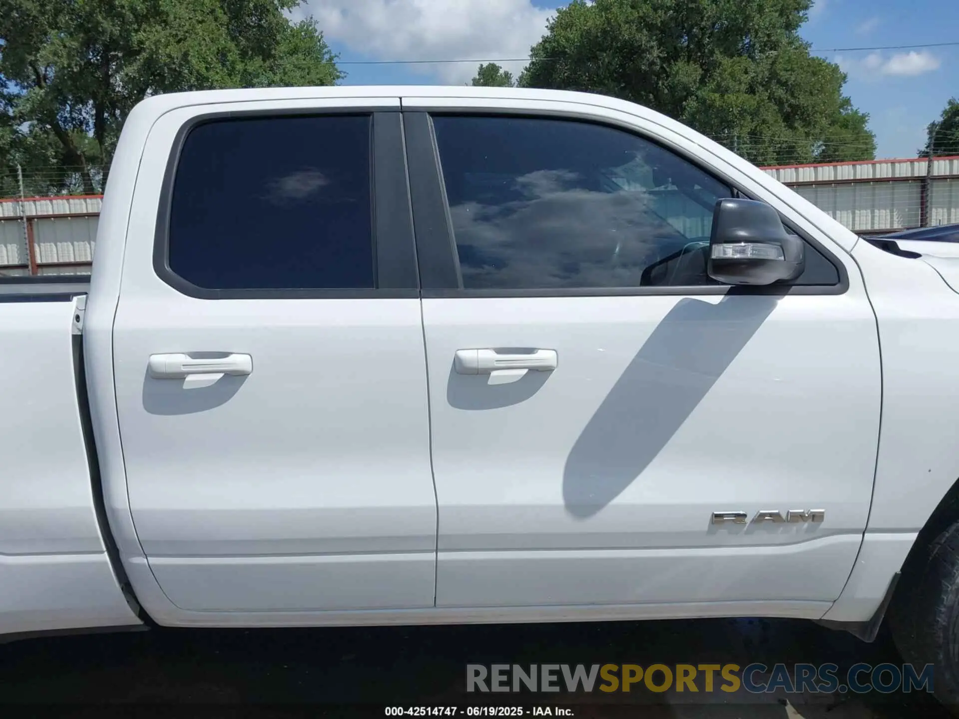 14 Photograph of a damaged car 1C6RREBT8NN190343 RAM 1500 2022