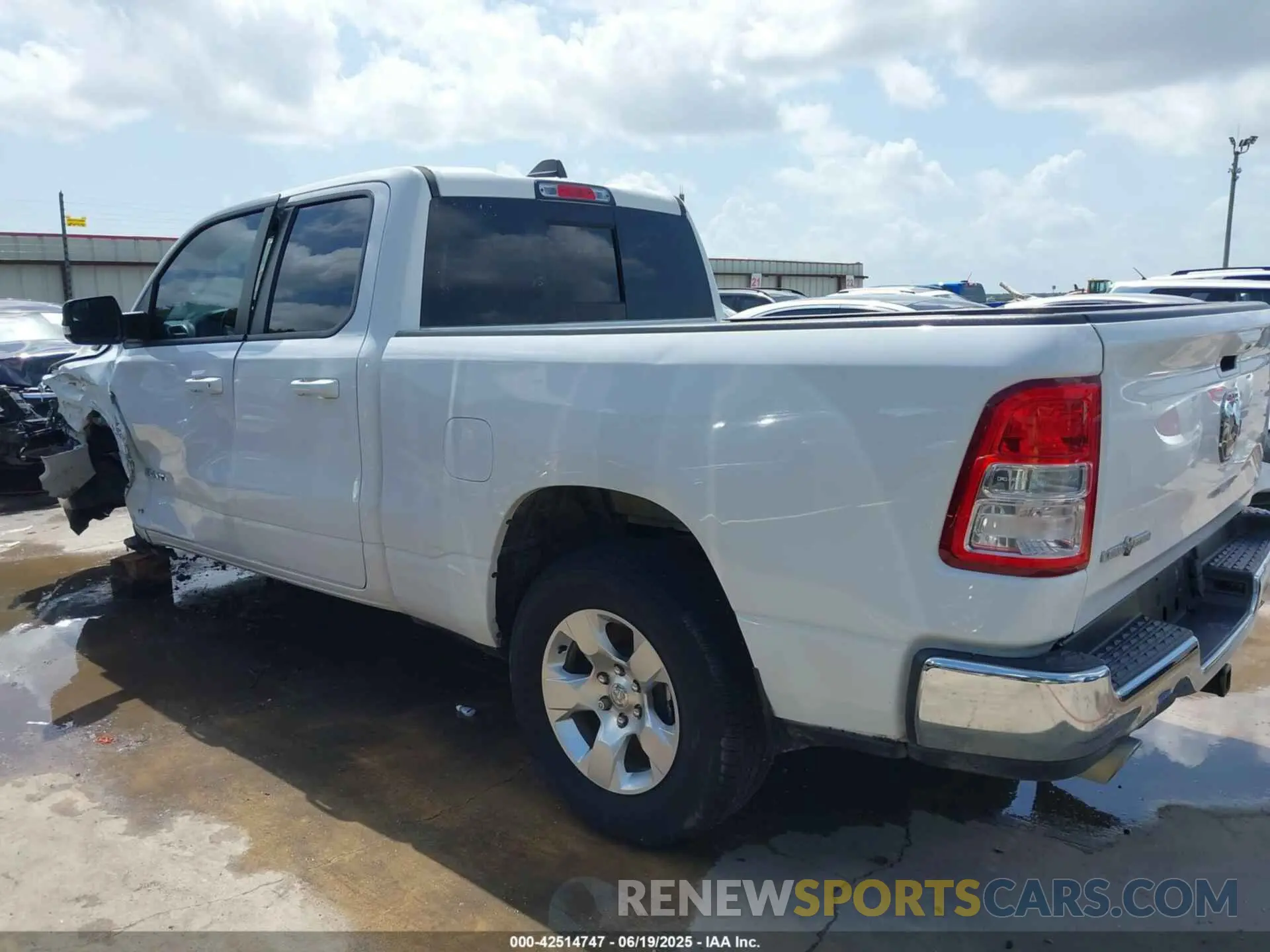 20 Photograph of a damaged car 1C6RREBT8NN190343 RAM 1500 2022