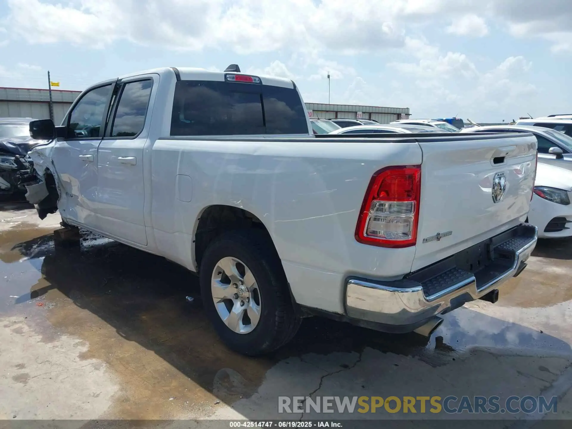 3 Photograph of a damaged car 1C6RREBT8NN190343 RAM 1500 2022