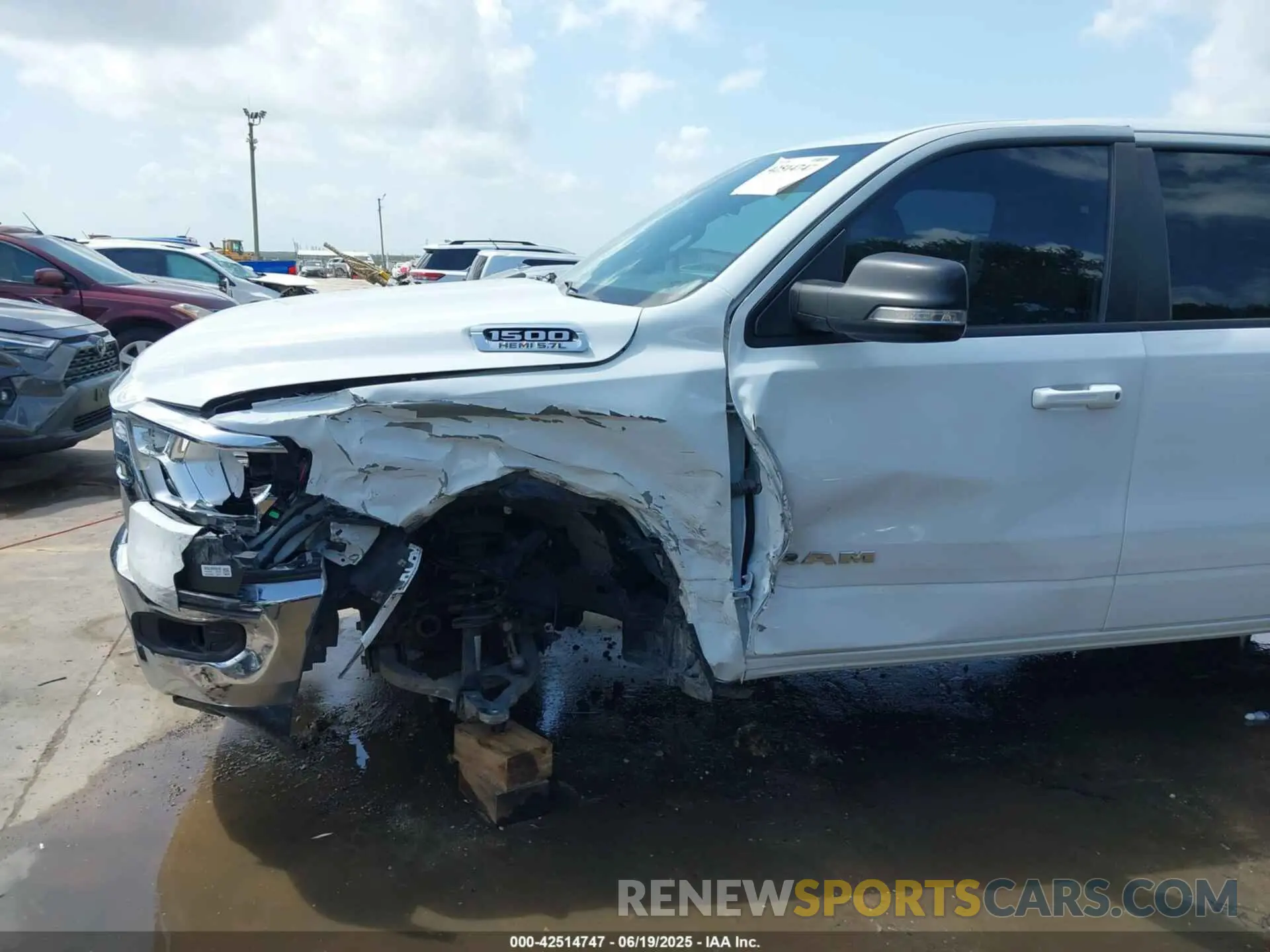 6 Photograph of a damaged car 1C6RREBT8NN190343 RAM 1500 2022