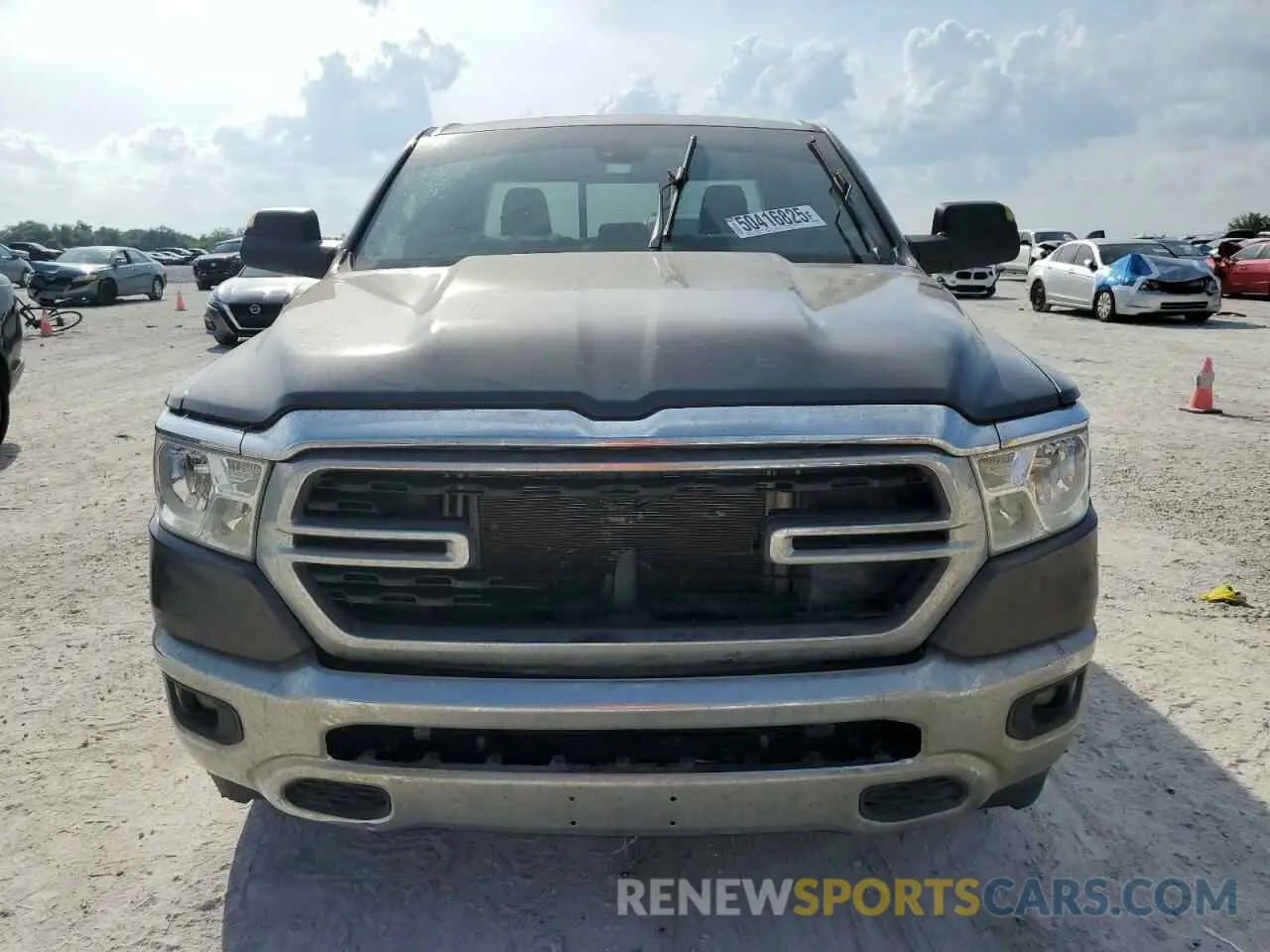 5 Photograph of a damaged car 1C6RREBT8NN321495 RAM 1500 2022