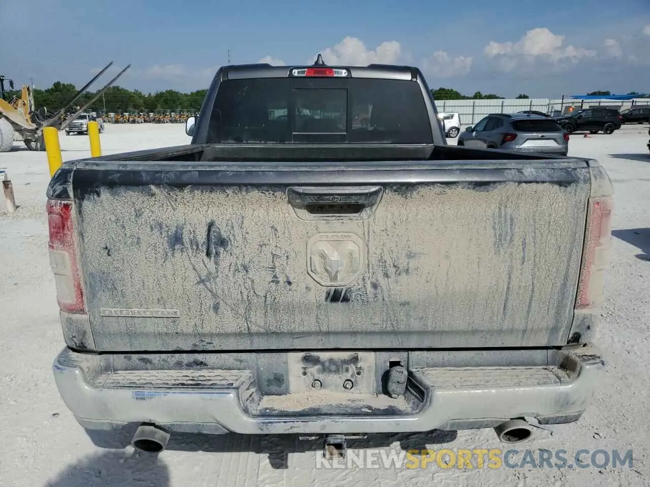 6 Photograph of a damaged car 1C6RREBT8NN321495 RAM 1500 2022