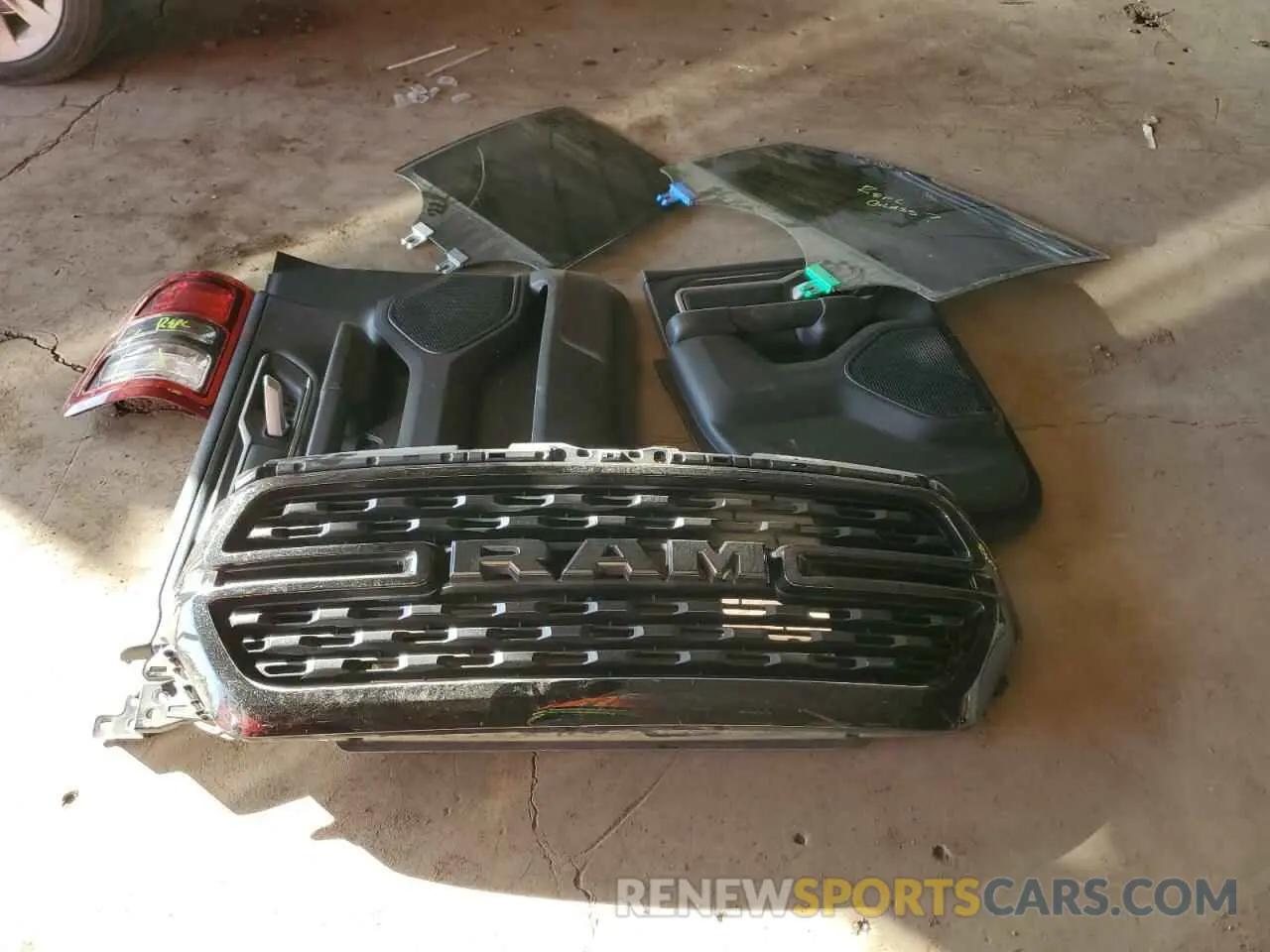 12 Photograph of a damaged car 1C6RREBT9NN173230 RAM 1500 2022