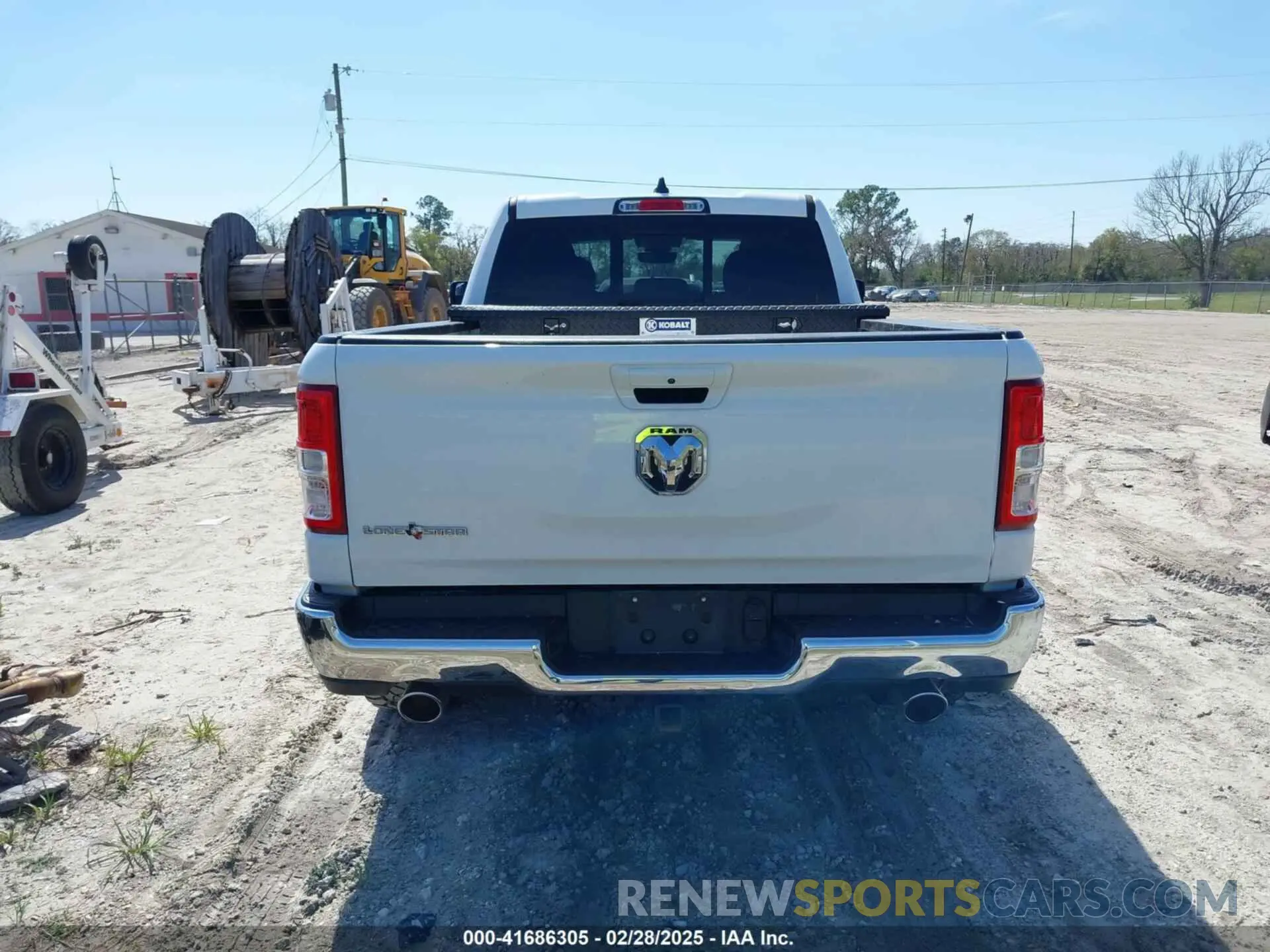 16 Photograph of a damaged car 1C6RREBT9NN260965 RAM 1500 2022