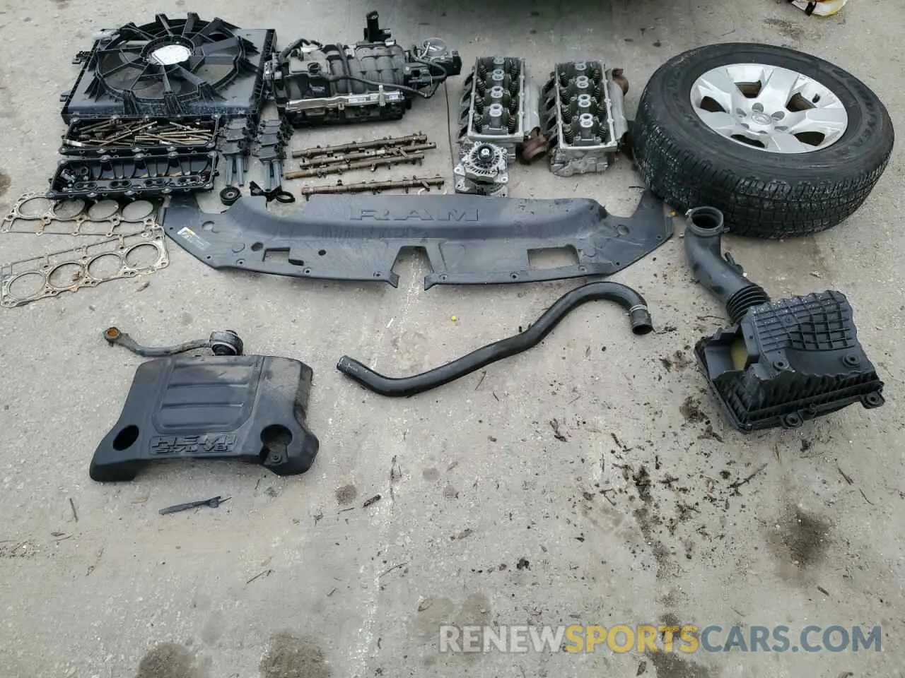 12 Photograph of a damaged car 1C6RREBT9NN354909 RAM 1500 2022