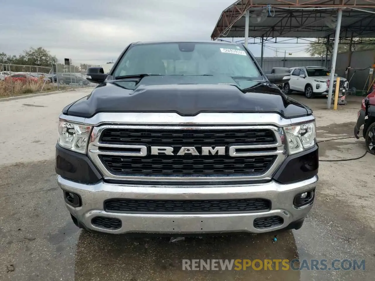 5 Photograph of a damaged car 1C6RREBT9NN354909 RAM 1500 2022