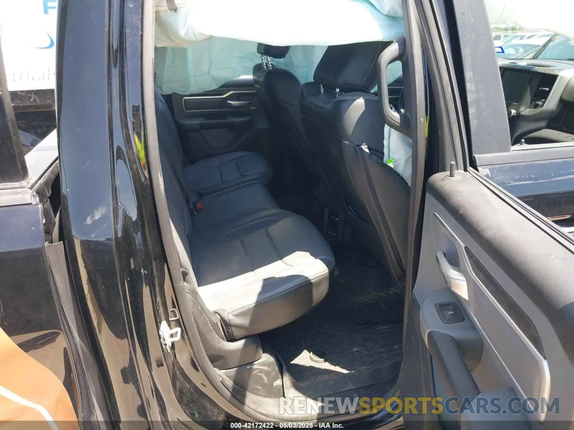 8 Photograph of a damaged car 1C6RREBT9NN464360 RAM 1500 2022