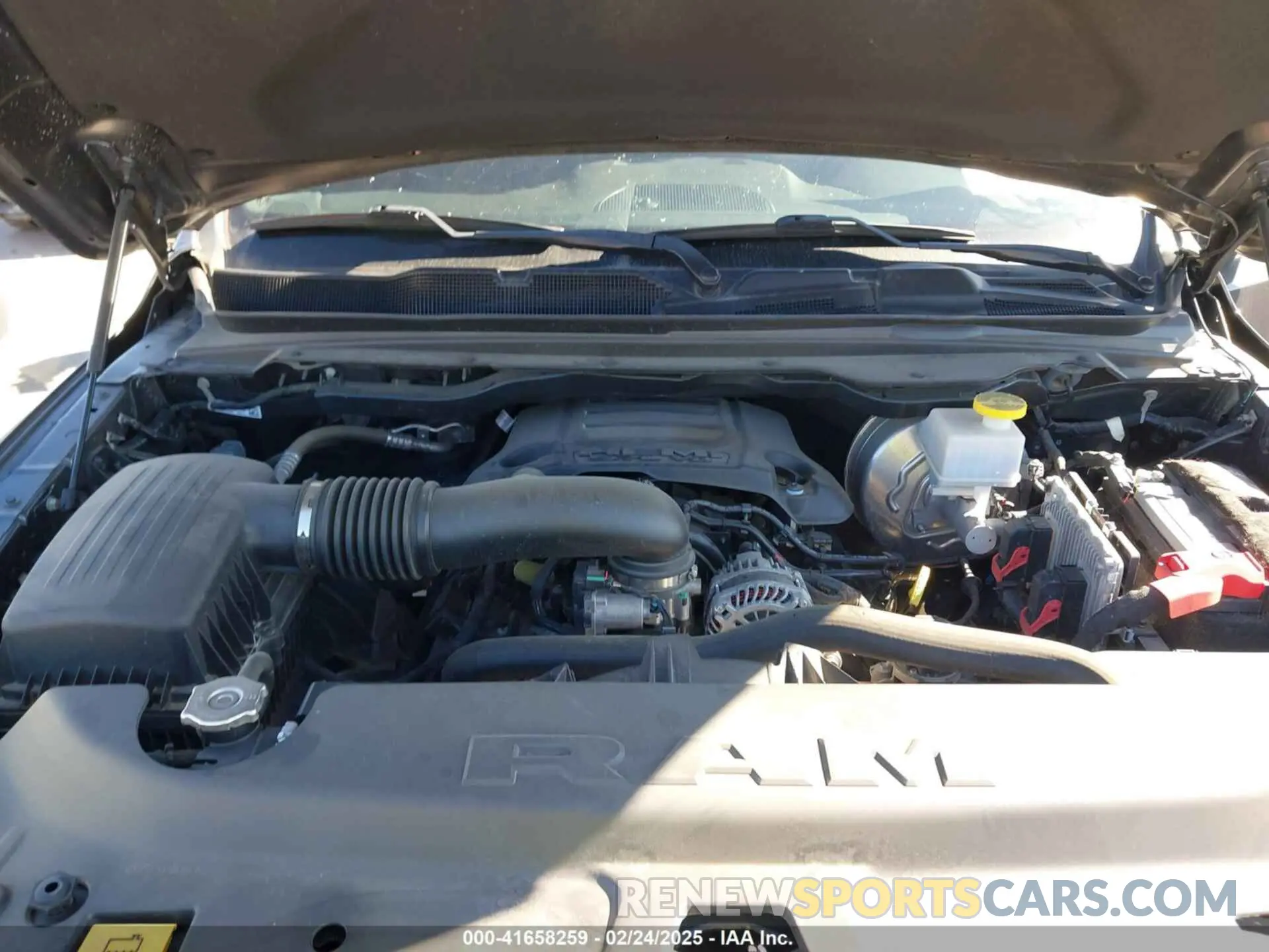 10 Photograph of a damaged car 1C6RREBTXNN382203 RAM 1500 2022