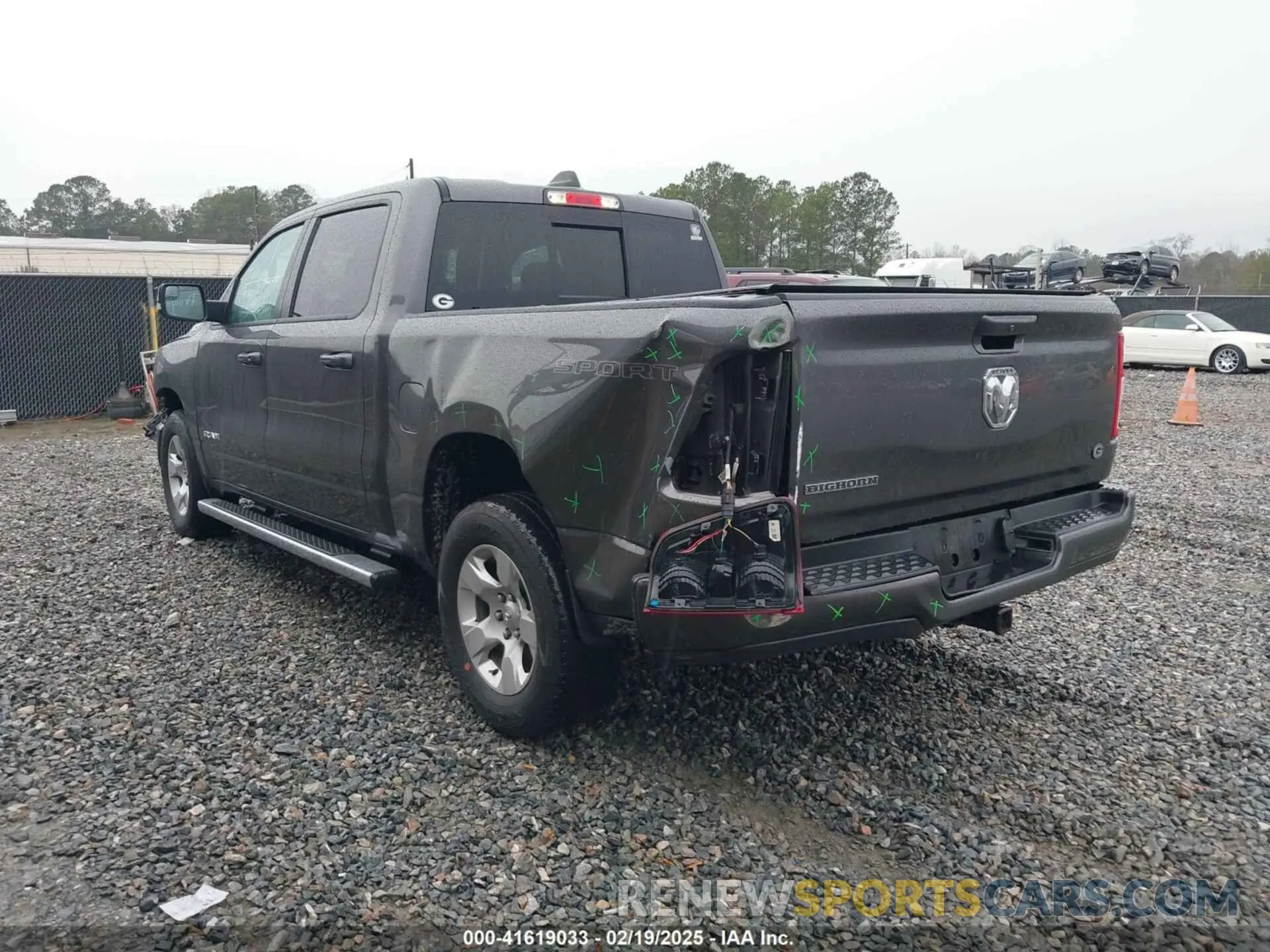 3 Photograph of a damaged car 1C6RREFG6NN337093 RAM 1500 2022