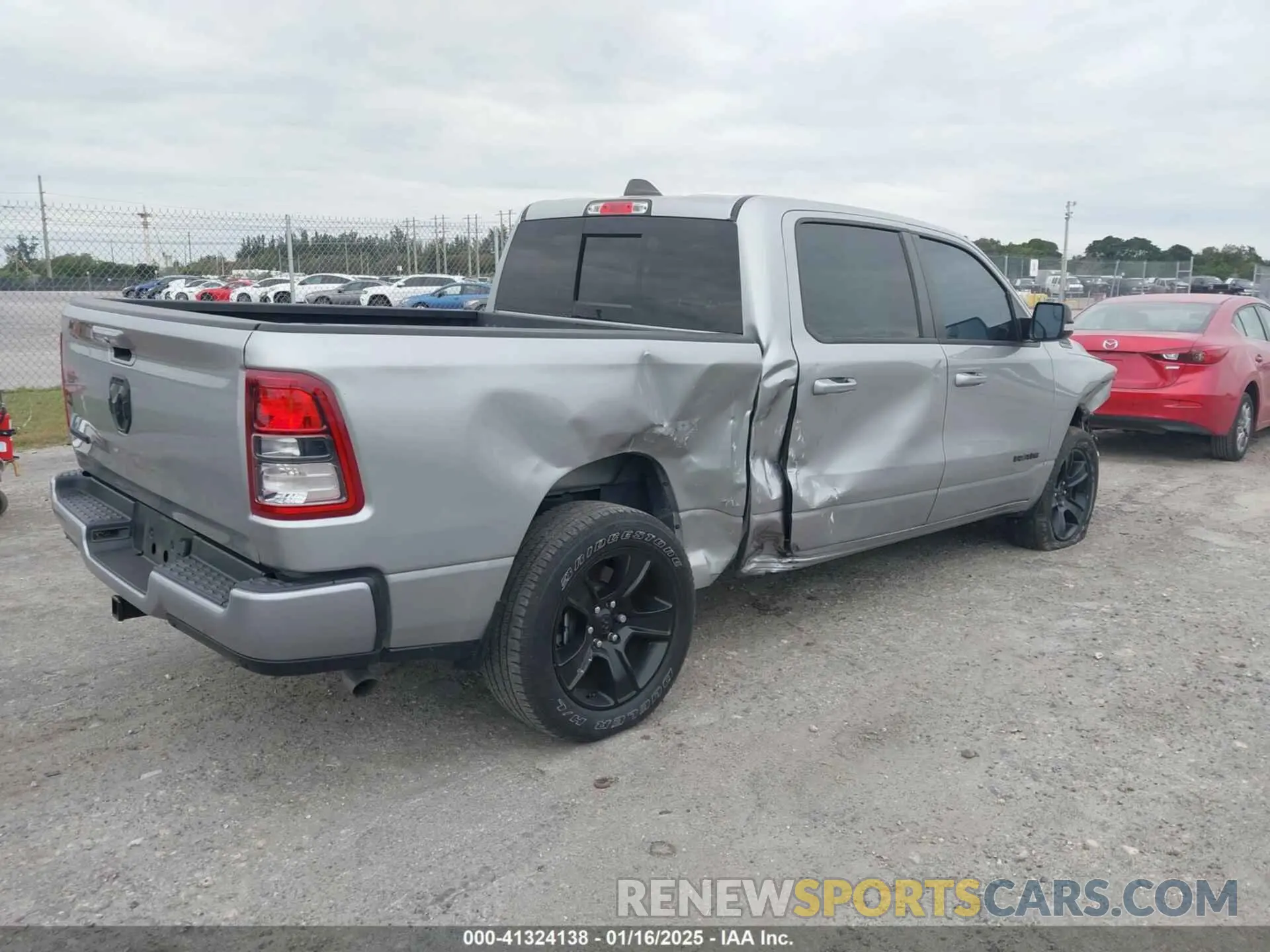 4 Photograph of a damaged car 1C6RREFG8NN326239 RAM 1500 2022