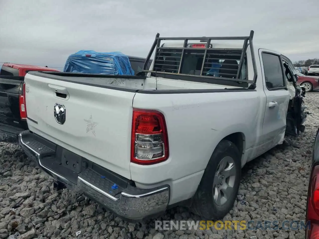3 Photograph of a damaged car 1C6RREFG9NN382349 RAM 1500 2022