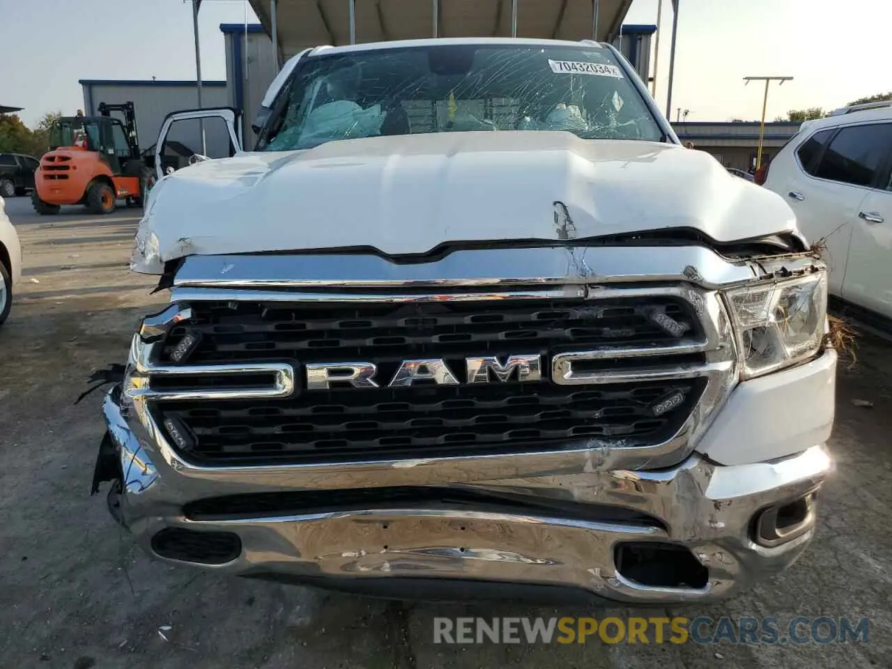 5 Photograph of a damaged car 1C6RREFG9NN382349 RAM 1500 2022