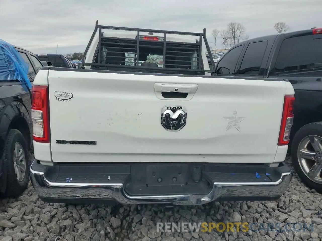 6 Photograph of a damaged car 1C6RREFG9NN382349 RAM 1500 2022