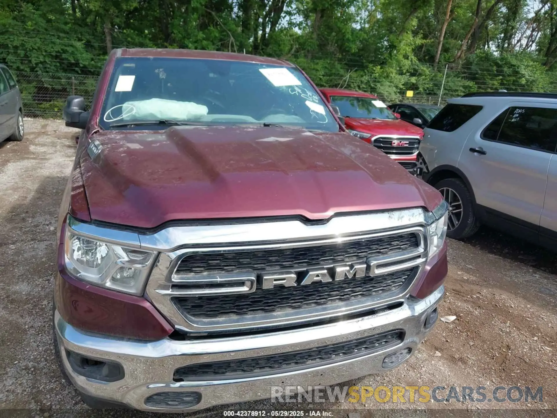 12 Photograph of a damaged car 1C6RREFM1NN254323 RAM 1500 2022