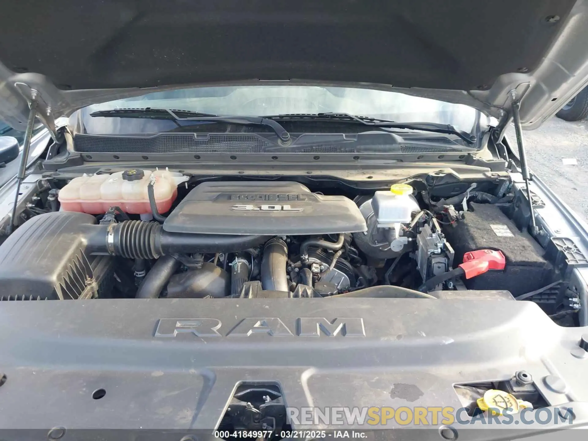 10 Photograph of a damaged car 1C6RREFM2NN479737 RAM 1500 2022