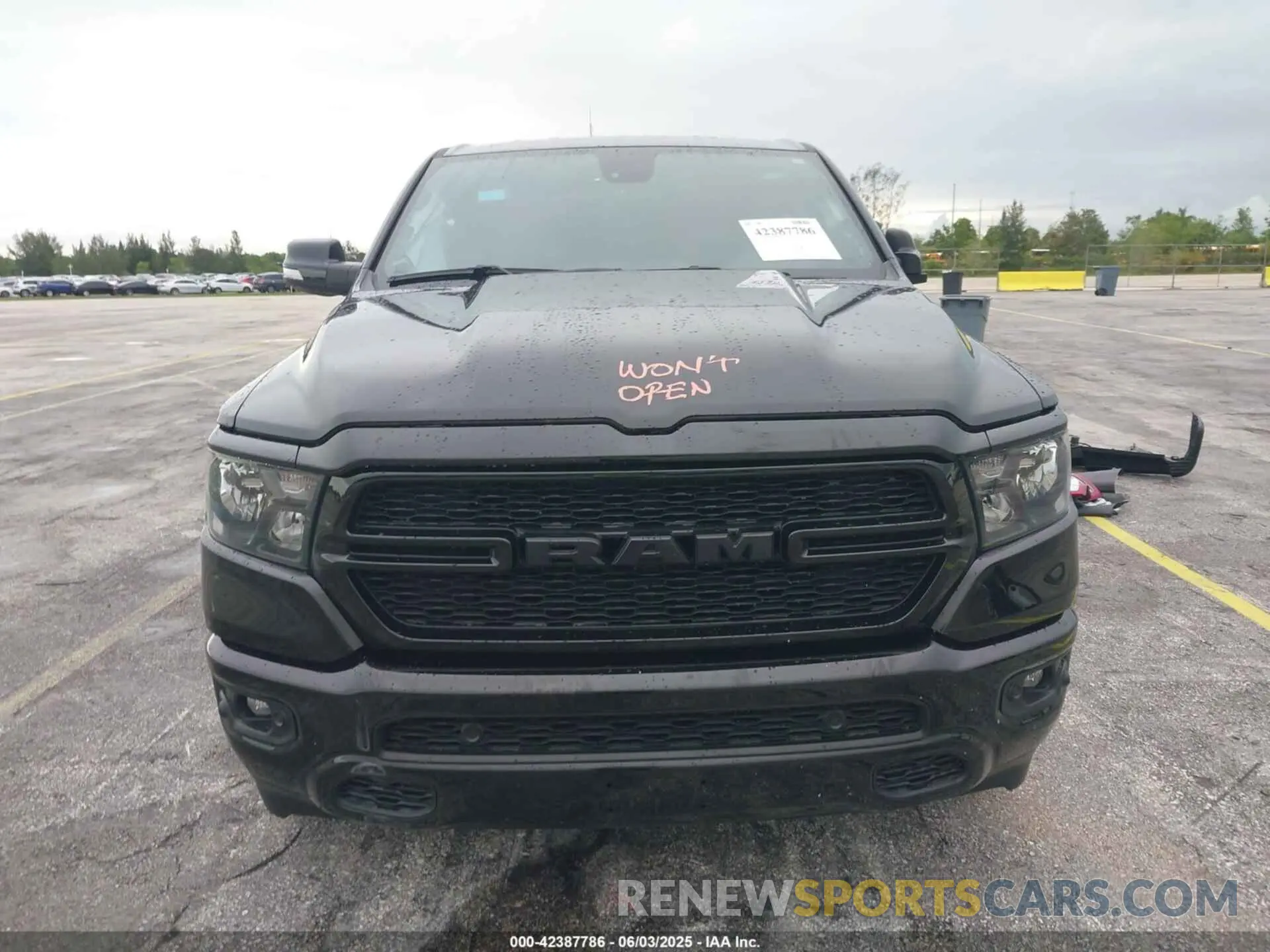 13 Photograph of a damaged car 1C6RREFM3NN268238 RAM 1500 2022