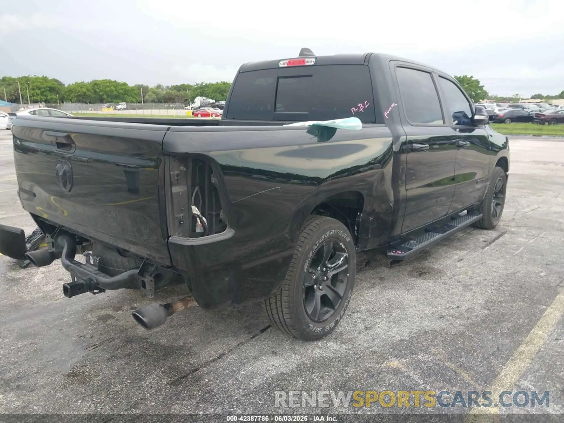 6 Photograph of a damaged car 1C6RREFM3NN268238 RAM 1500 2022