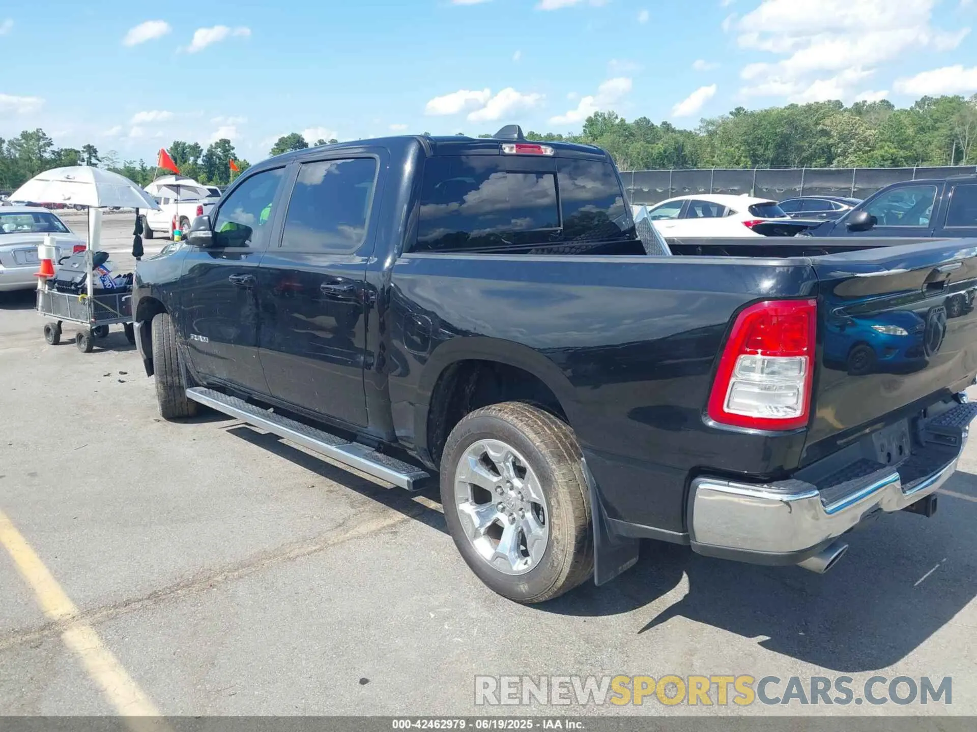 3 Photograph of a damaged car 1C6RREFM3NN452644 RAM 1500 2022