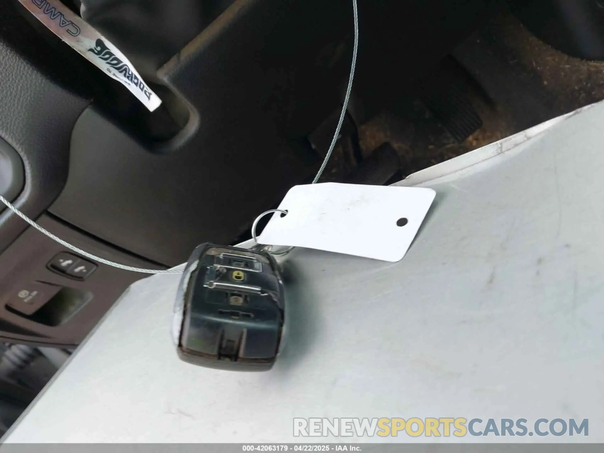 11 Photograph of a damaged car 1C6RREFM7NN408498 RAM 1500 2022