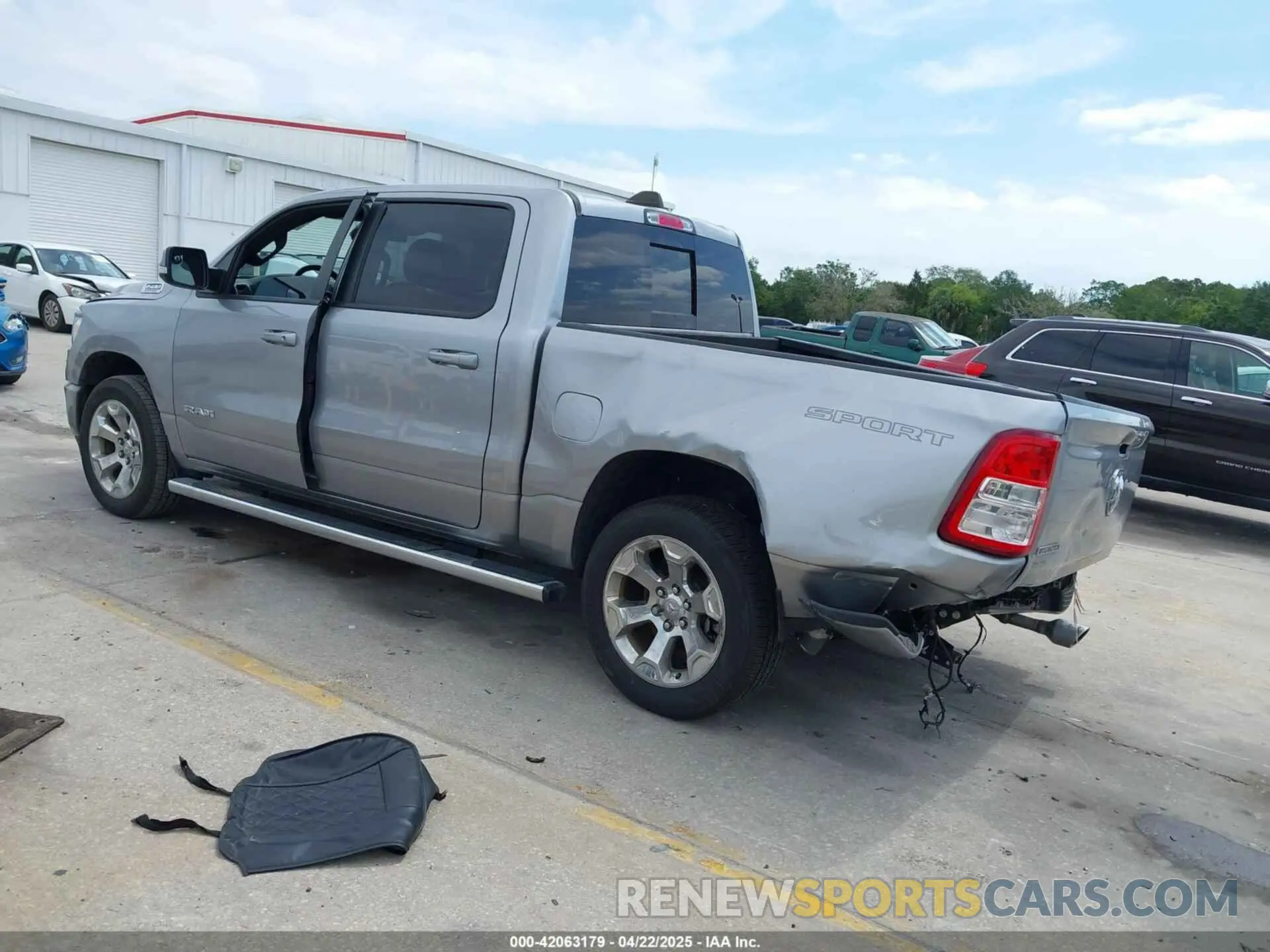 3 Photograph of a damaged car 1C6RREFM7NN408498 RAM 1500 2022
