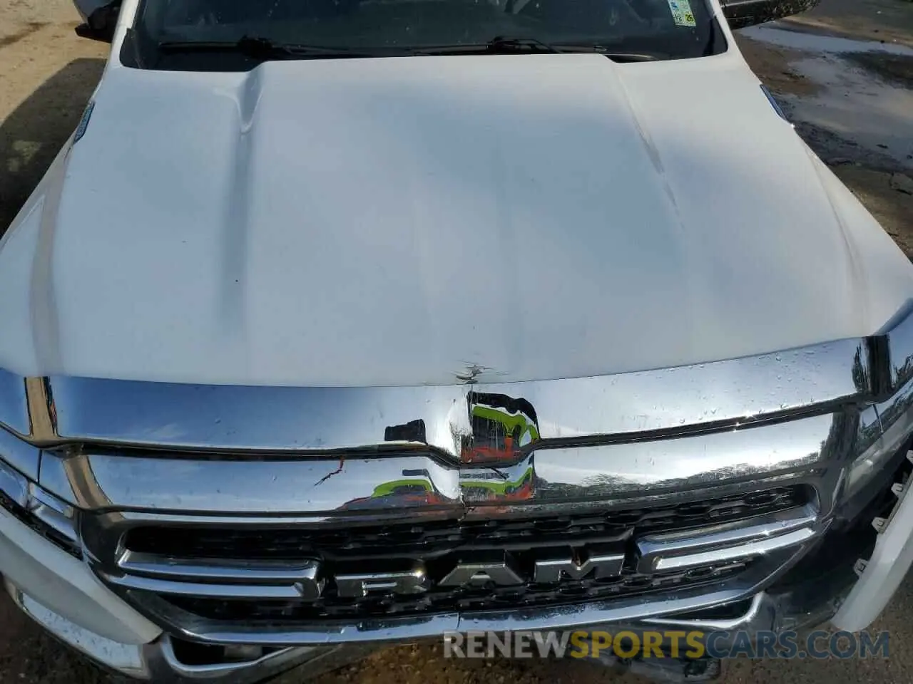 11 Photograph of a damaged car 1C6RREFM9NN446136 RAM 1500 2022