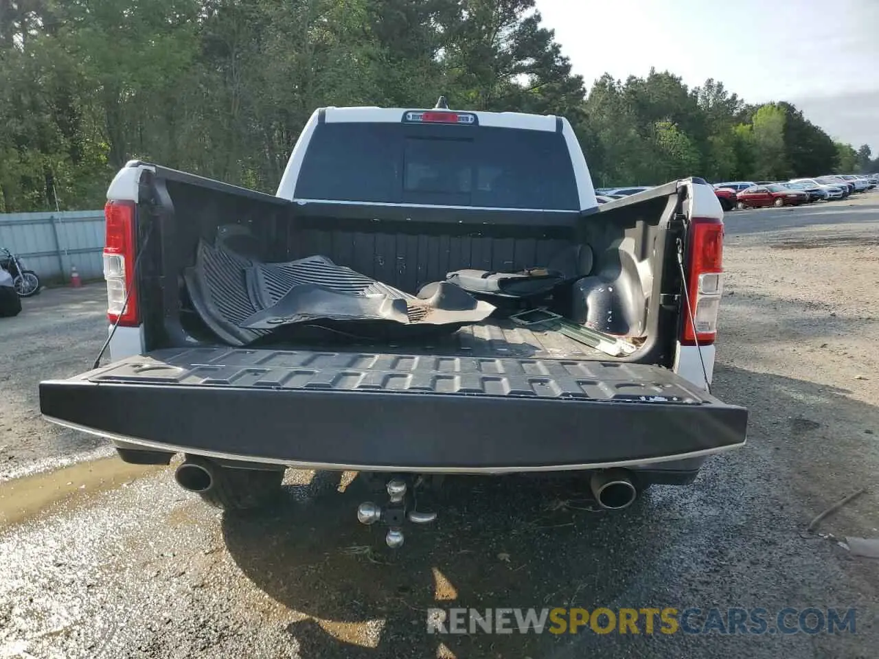 6 Photograph of a damaged car 1C6RREFM9NN446136 RAM 1500 2022