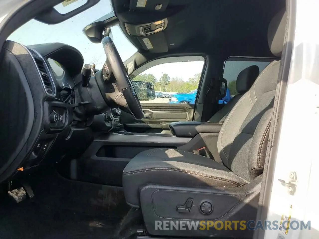7 Photograph of a damaged car 1C6RREFM9NN446136 RAM 1500 2022