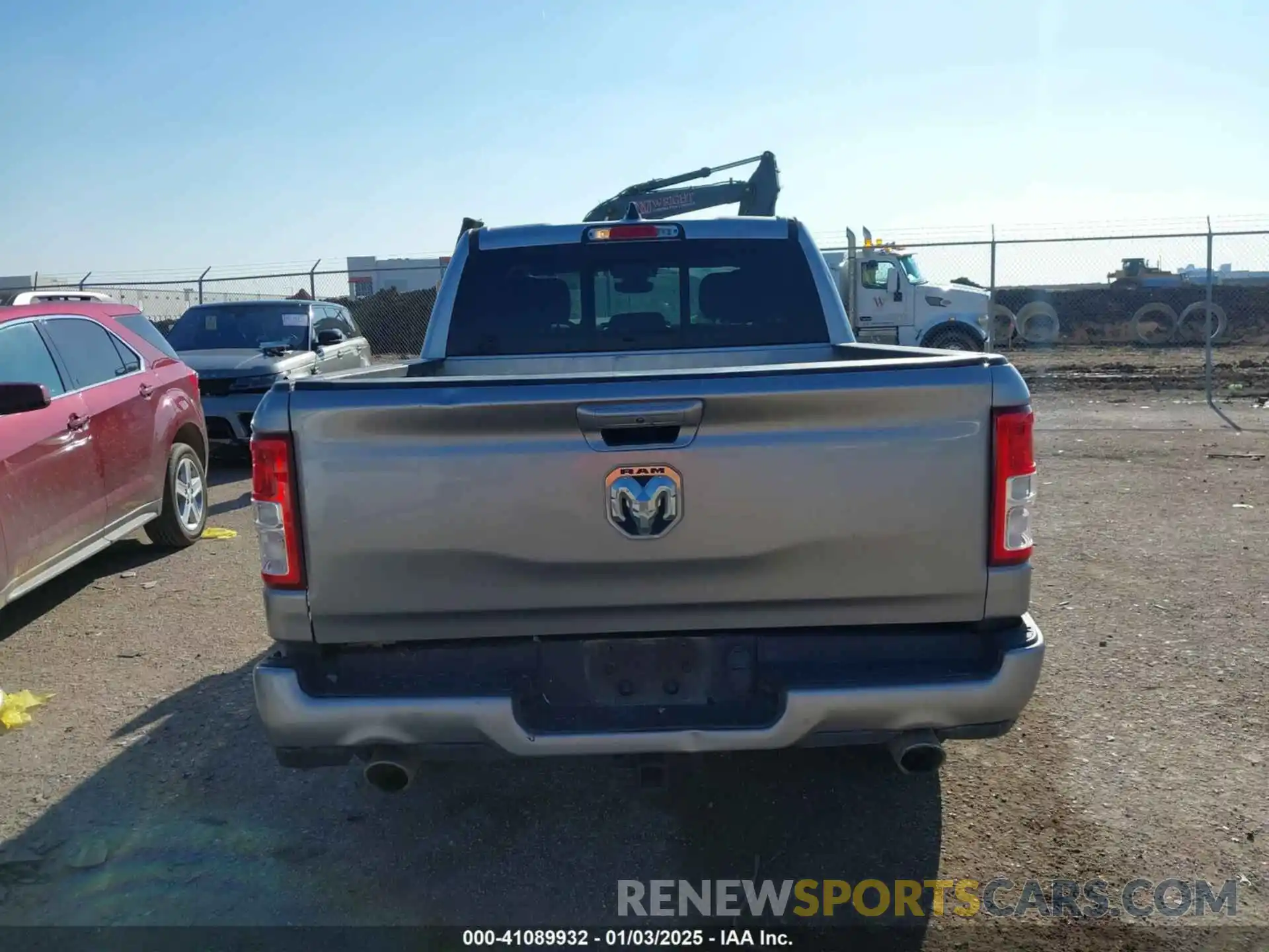 16 Photograph of a damaged car 1C6RREFT0NN431662 RAM 1500 2022