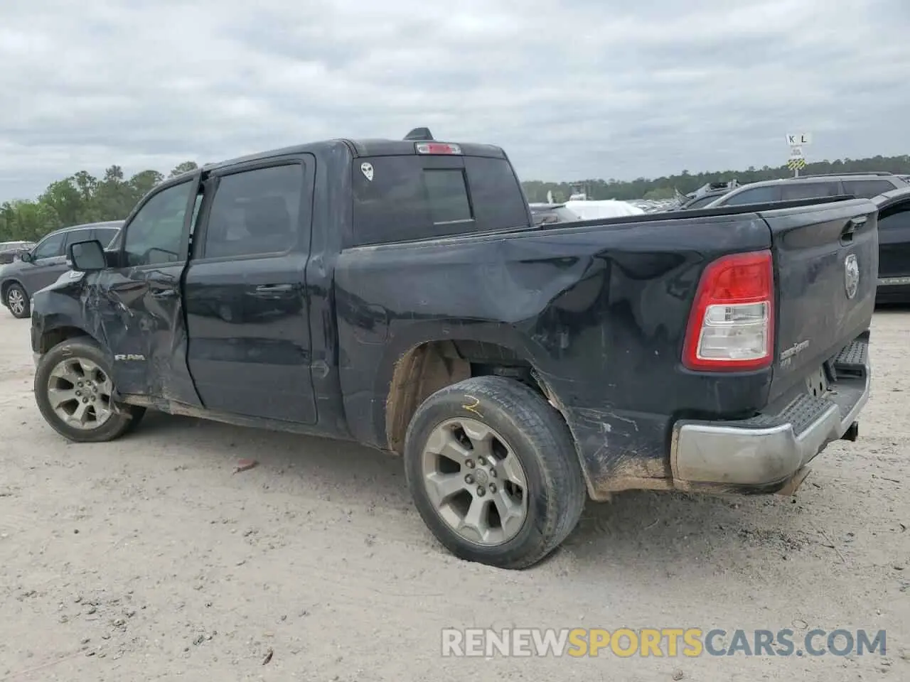 2 Photograph of a damaged car 1C6RREFT2NN114112 RAM 1500 2022