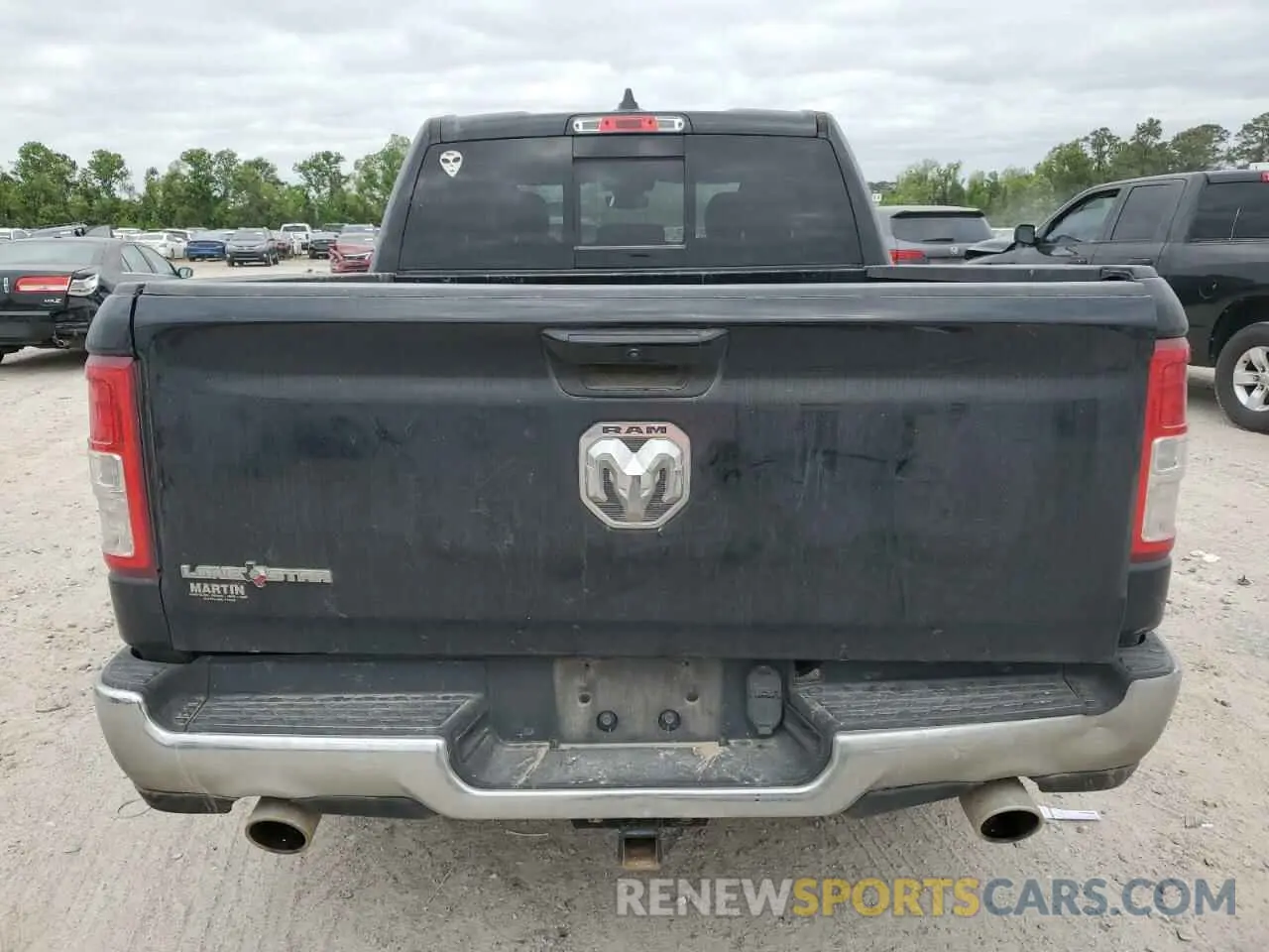 6 Photograph of a damaged car 1C6RREFT2NN114112 RAM 1500 2022